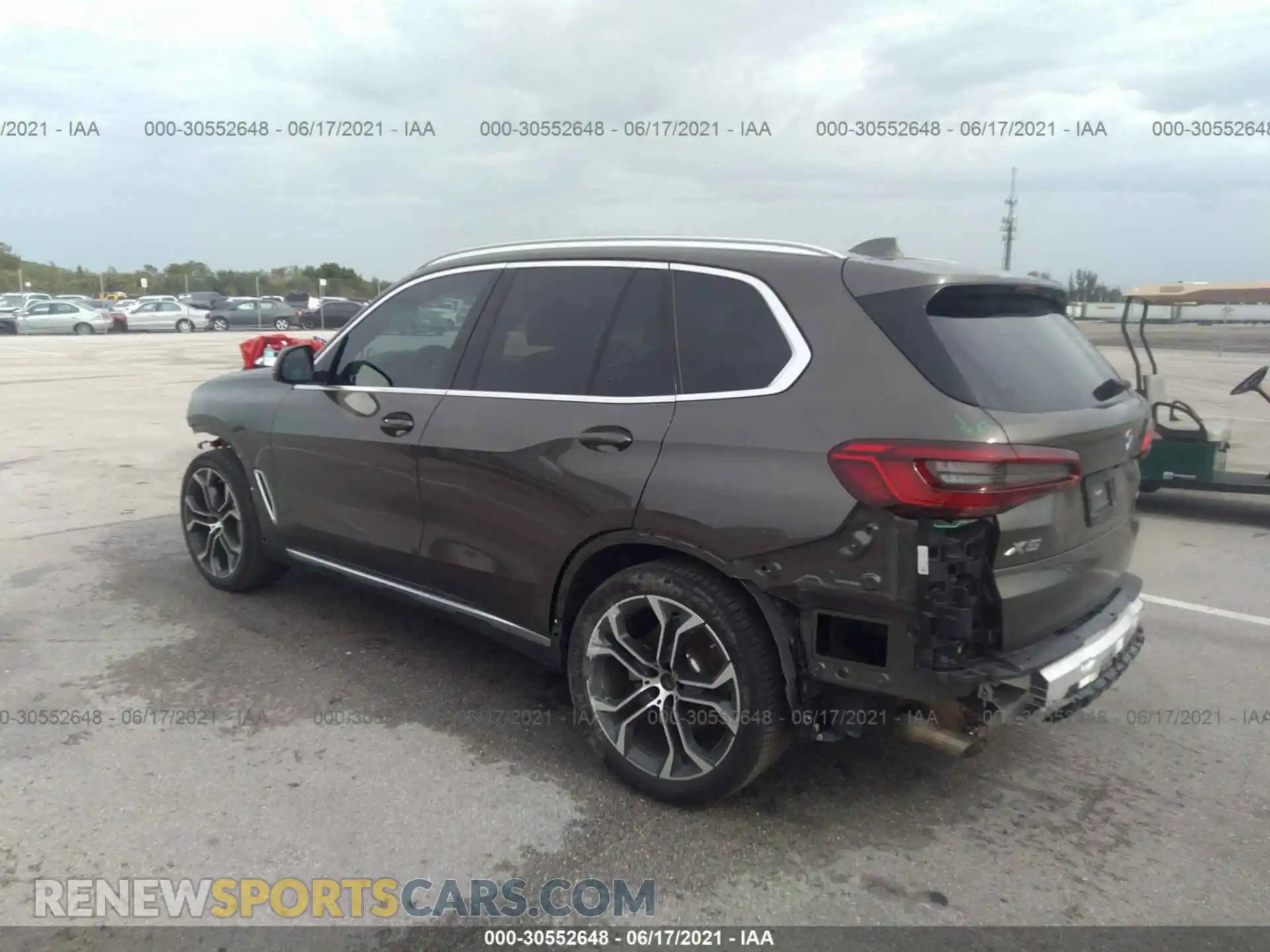 3 Photograph of a damaged car 5UXCR4C08L9C07646 BMW X5 2020