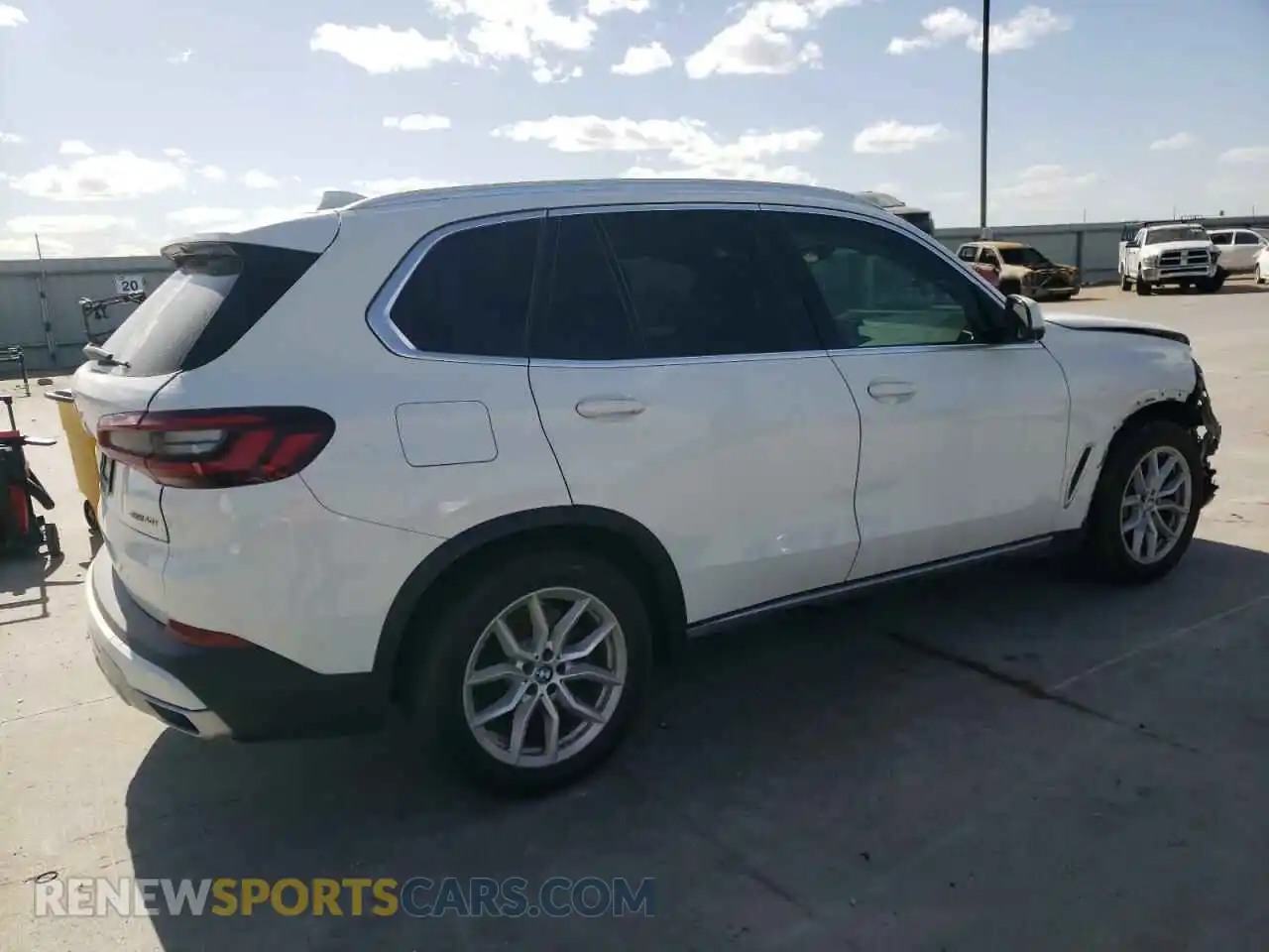 3 Photograph of a damaged car 5UXCR4C08L9D70653 BMW X5 2020