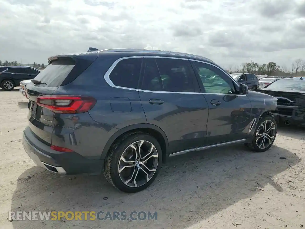 3 Photograph of a damaged car 5UXCR4C09L9C40204 BMW X5 2020