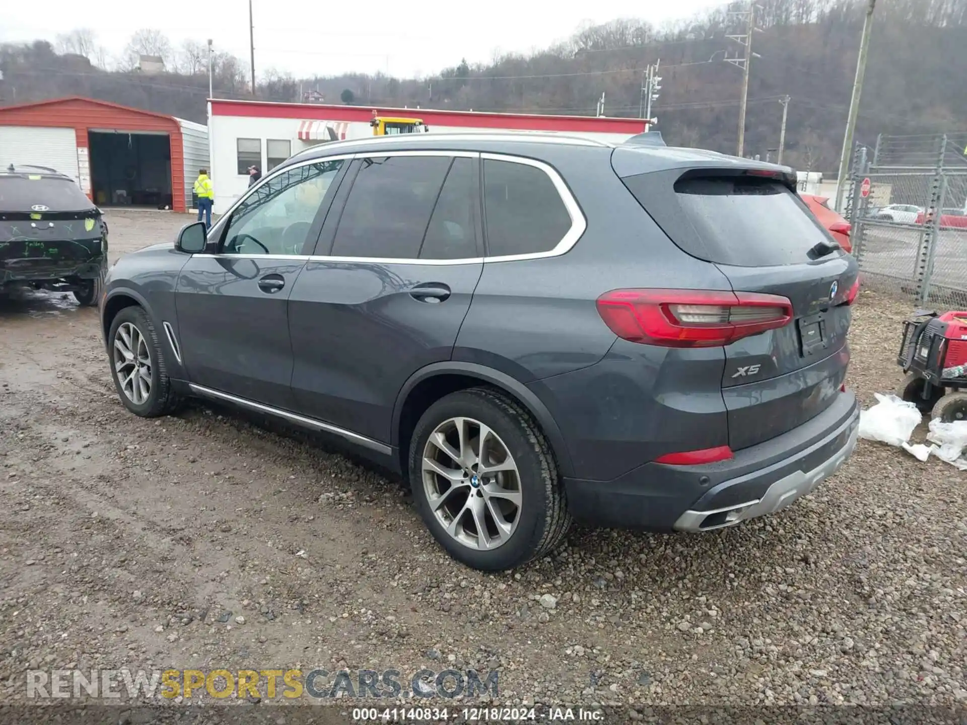 3 Photograph of a damaged car 5UXCR6C02L9B35905 BMW X5 2020