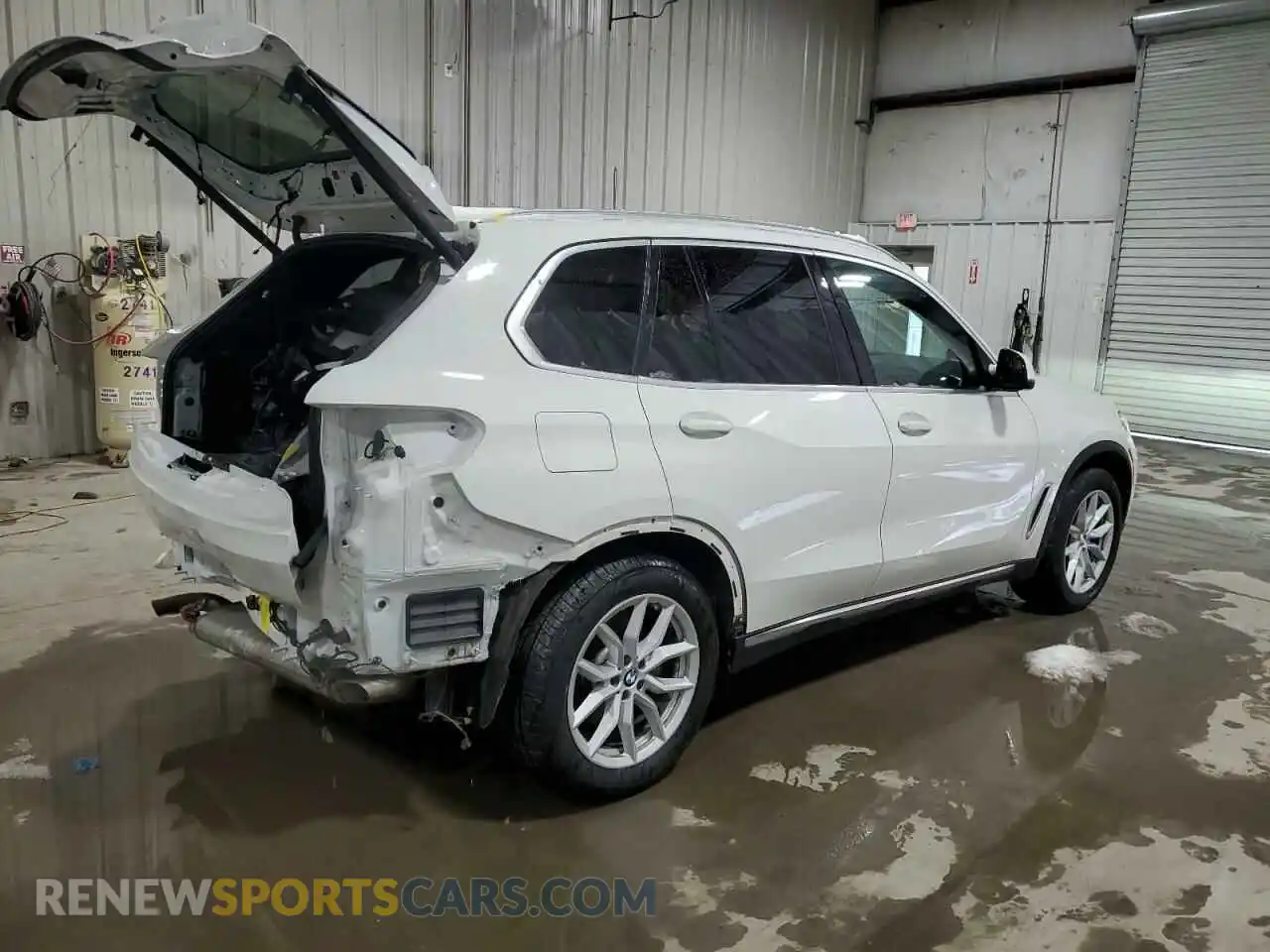 3 Photograph of a damaged car 5UXCR6C02LLL66061 BMW X5 2020
