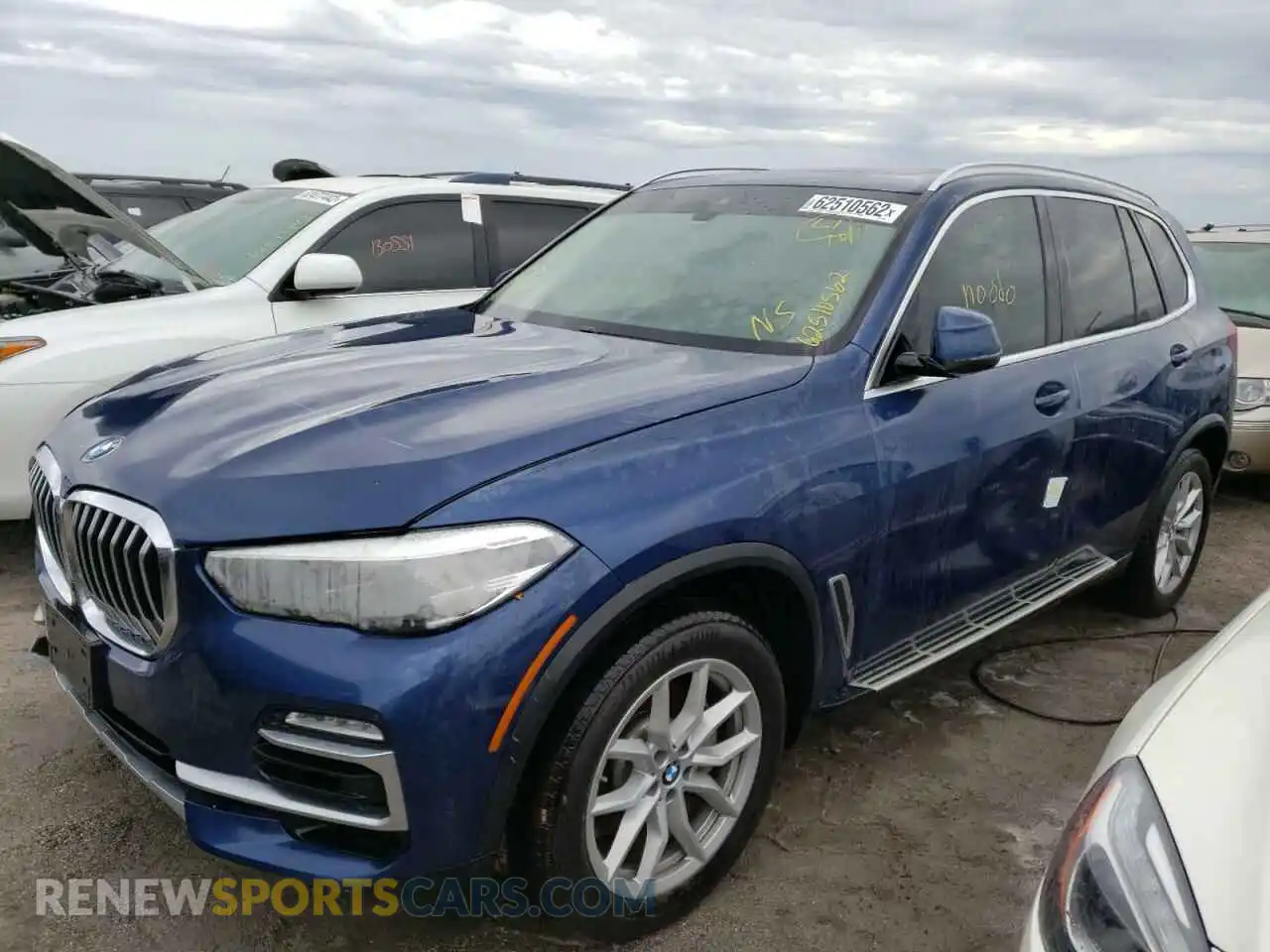 2 Photograph of a damaged car 5UXCR6C04L9C49744 BMW X5 2020