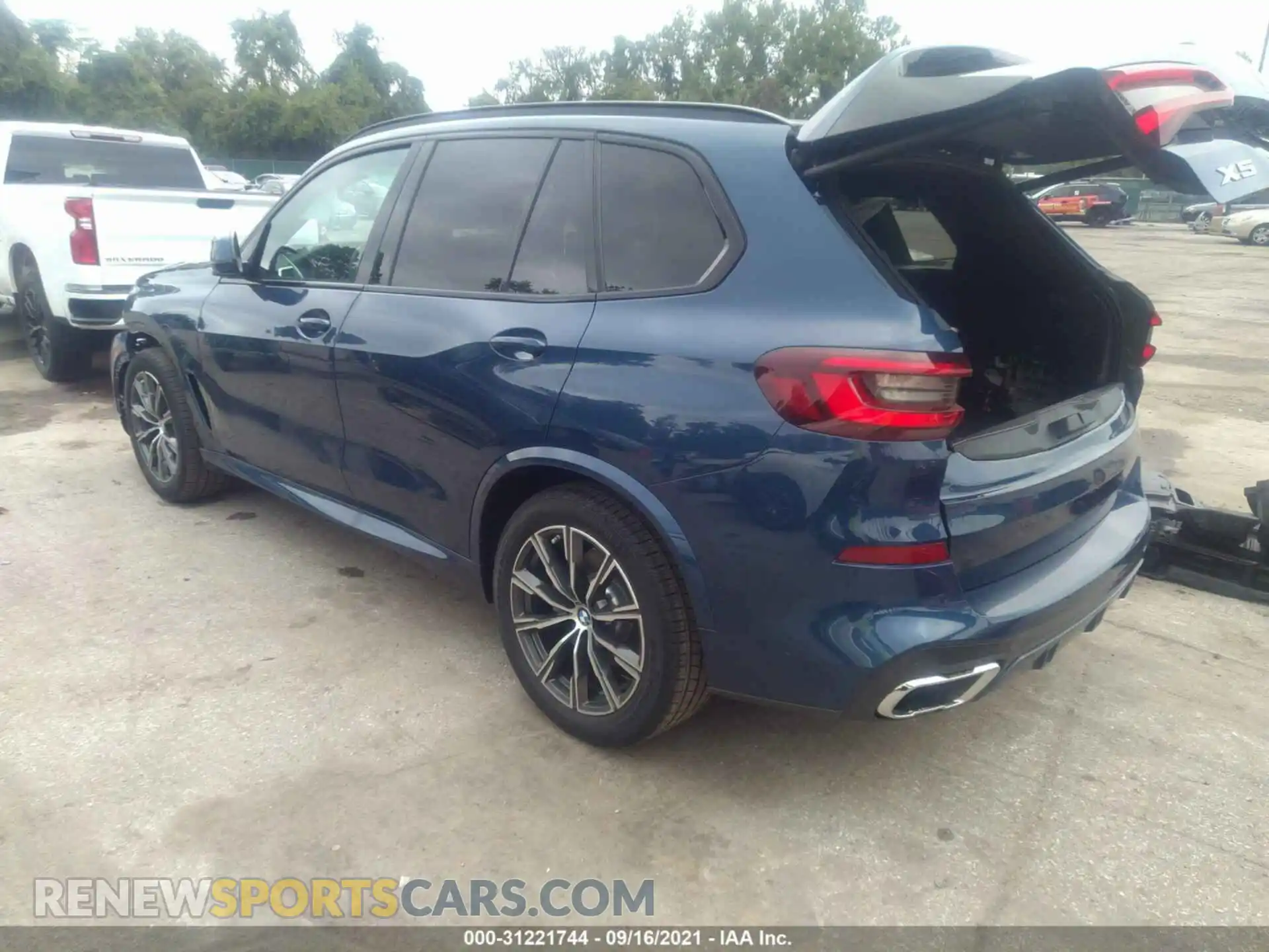 3 Photograph of a damaged car 5UXCR6C04L9D32901 BMW X5 2020