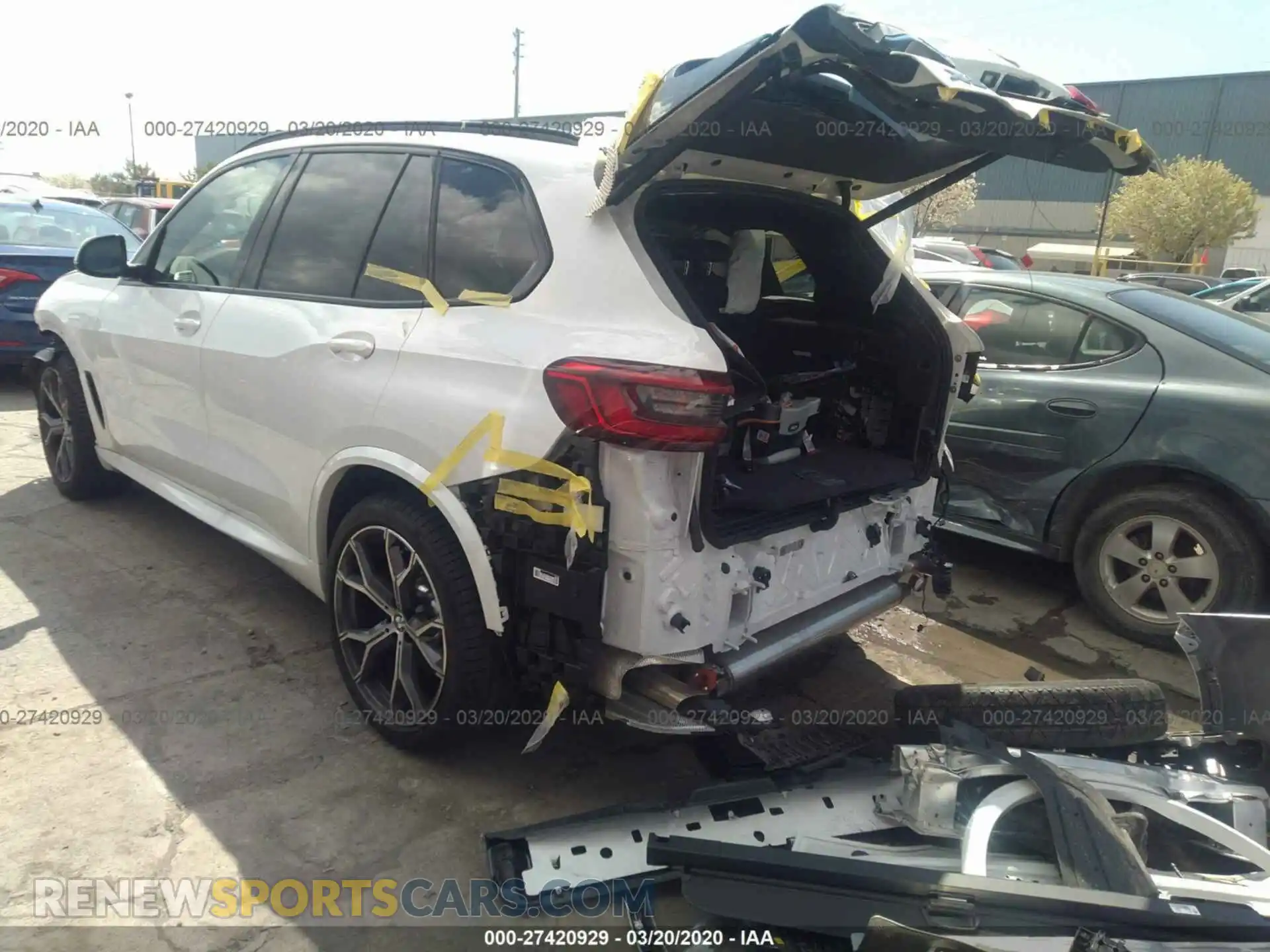 3 Photograph of a damaged car 5UXCR6C06L9B07623 BMW X5 2020