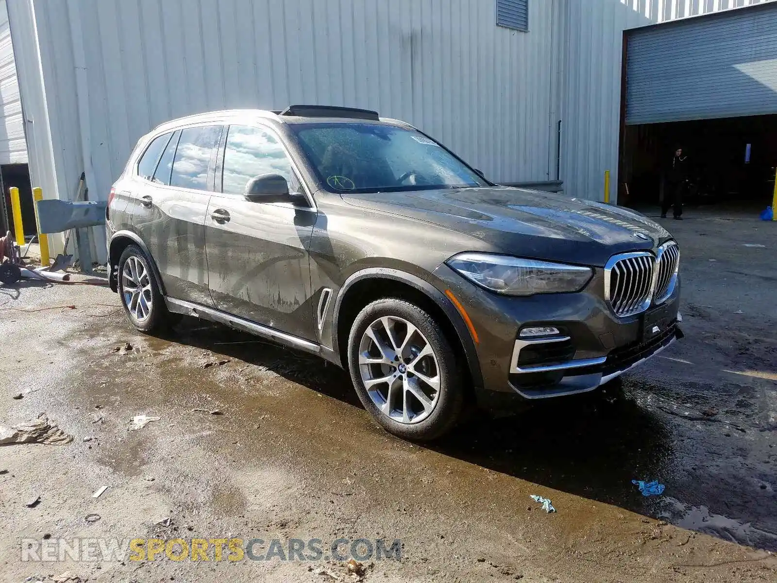1 Photograph of a damaged car 5UXCR6C06L9B29508 BMW X5 2020