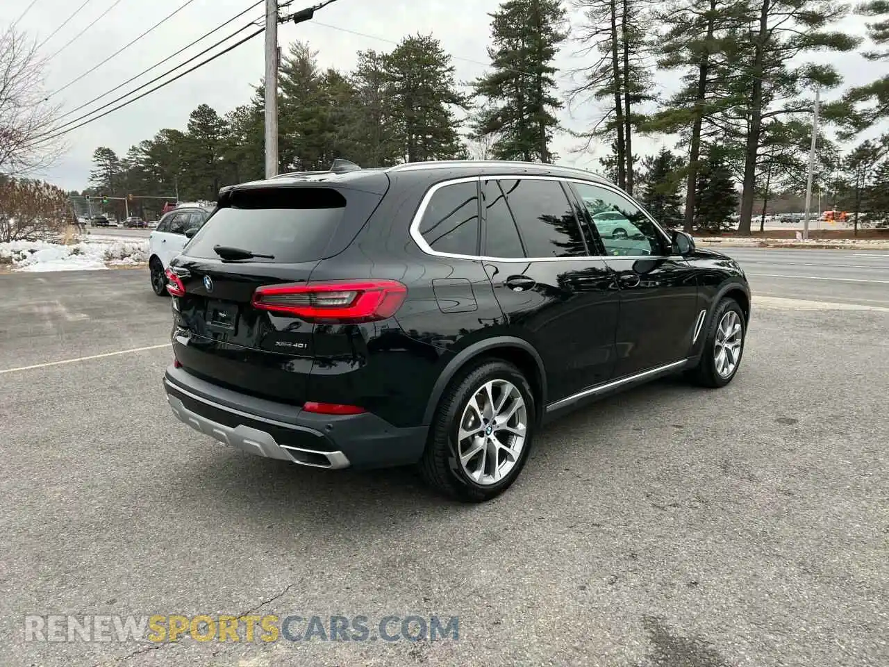 3 Photograph of a damaged car 5UXCR6C06LLL66984 BMW X5 2020