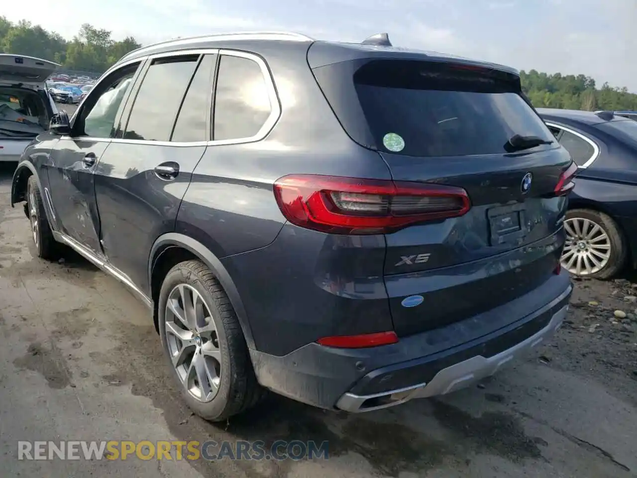 3 Photograph of a damaged car 5UXCR6C08L9B71310 BMW X5 2020