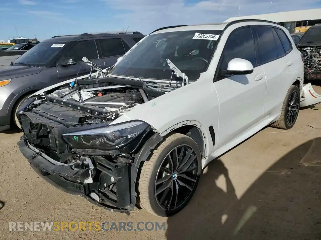 1 Photograph of a damaged car 5UXCR6C08L9C40125 BMW X5 2020