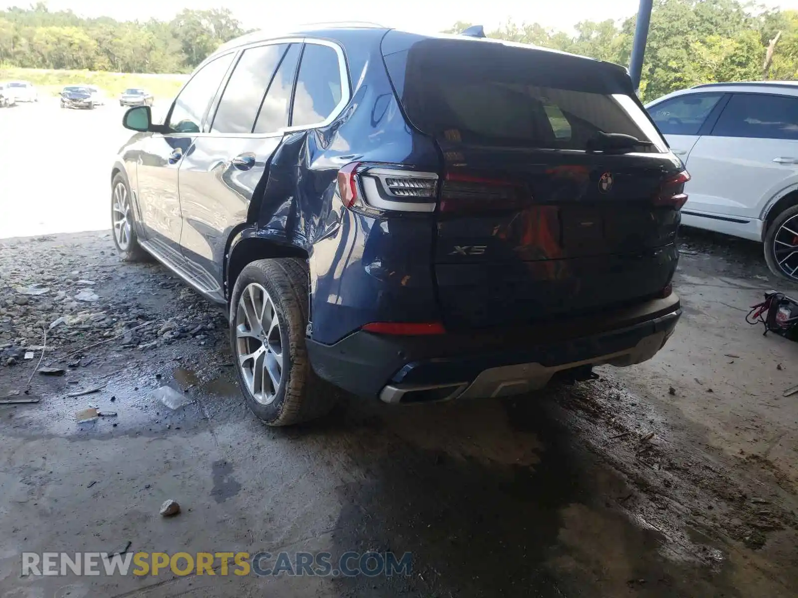 3 Photograph of a damaged car 5UXCR6C0XL9D38010 BMW X5 2020