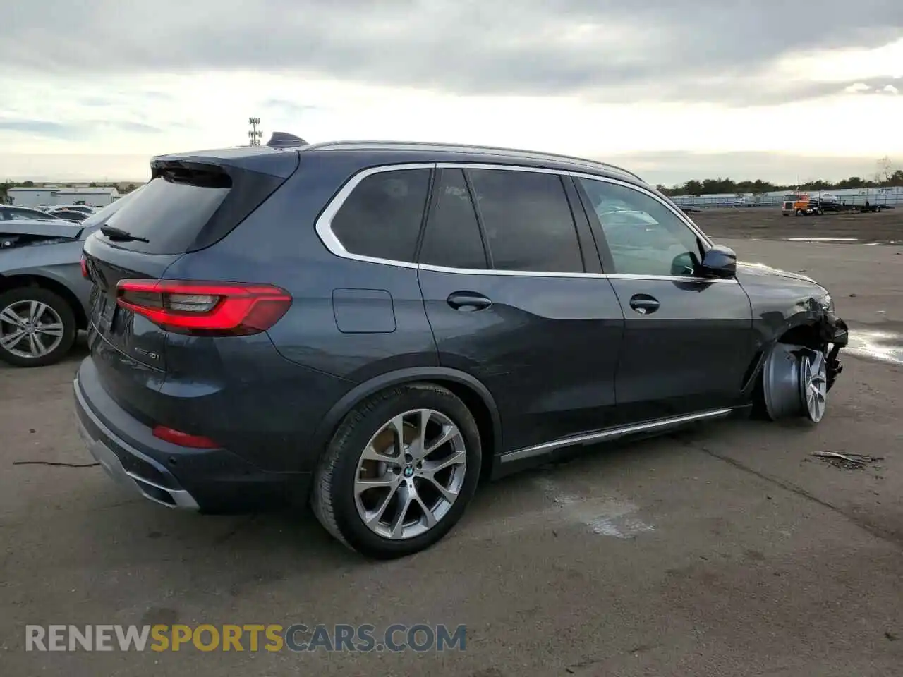 3 Photograph of a damaged car 5UXCR6C0XLLL75042 BMW X5 2020
