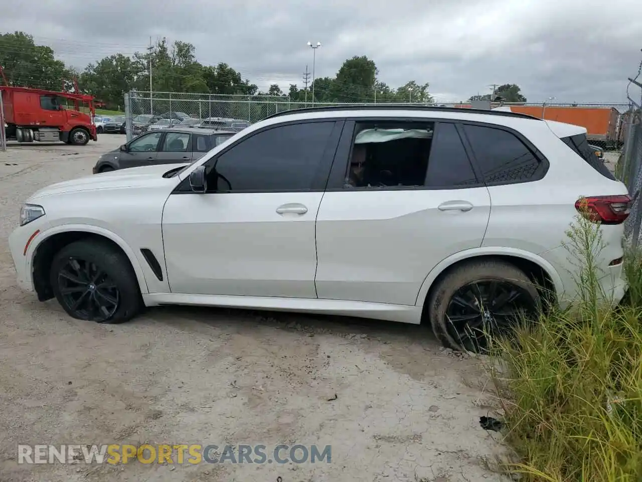 2 Photograph of a damaged car 5UXJU4C00LLE46181 BMW X5 2020