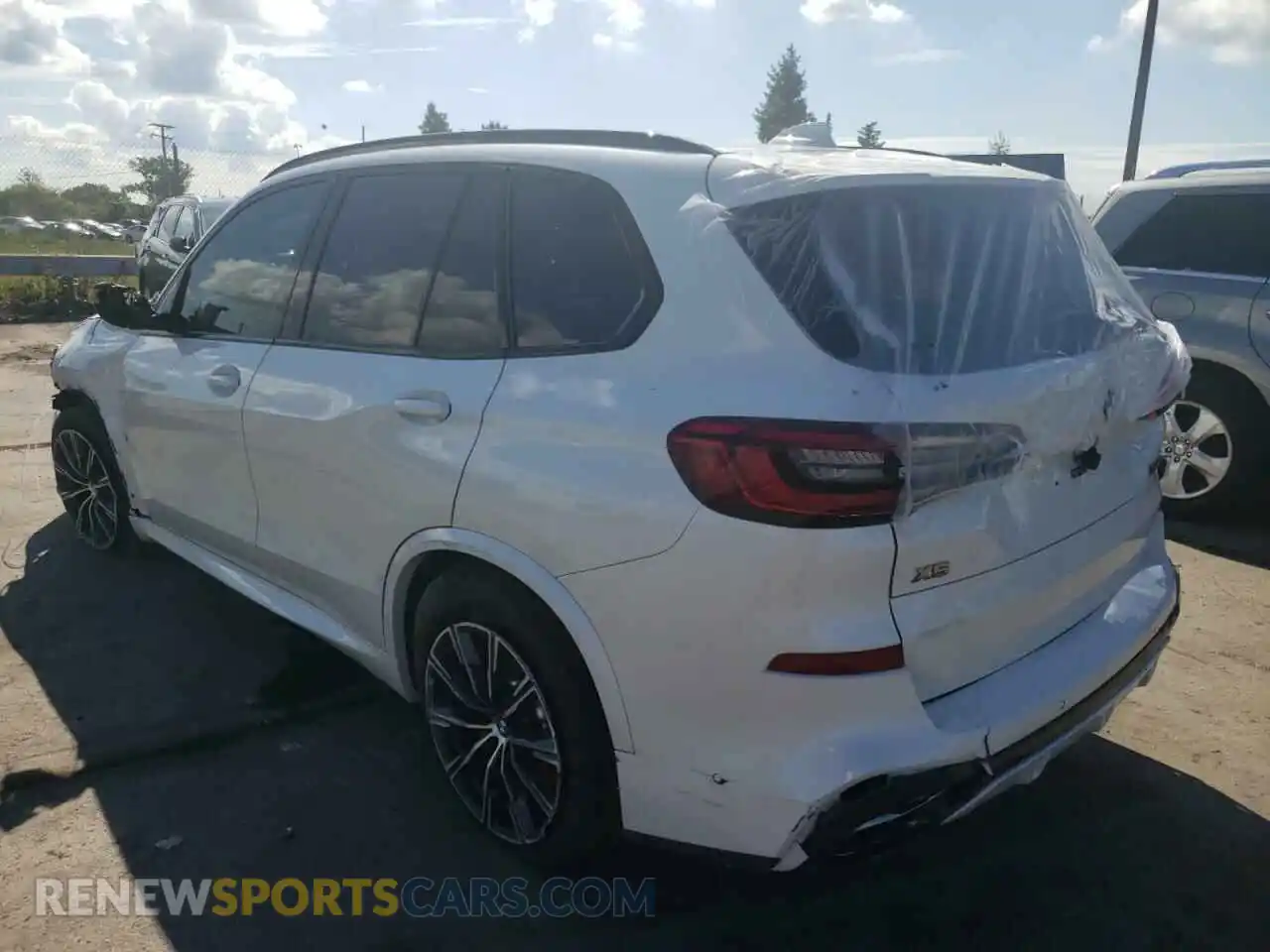 3 Photograph of a damaged car 5UXJU4C01L9C06814 BMW X5 2020