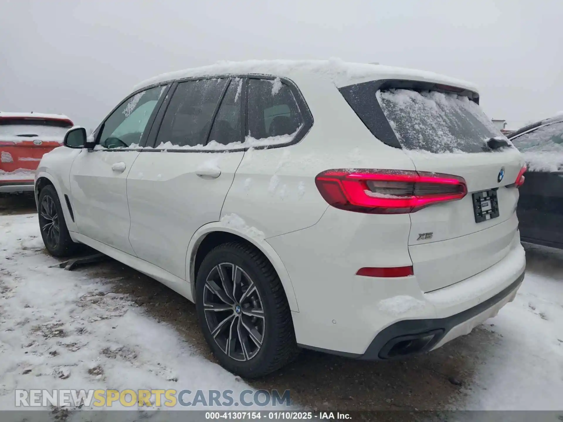 3 Photograph of a damaged car 5UXJU4C09LLE45658 BMW X5 2020