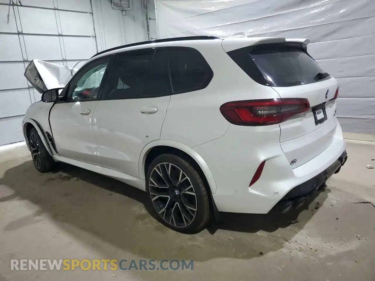 2 Photograph of a damaged car 5YMJU0C09L9B05697 BMW X5 2020
