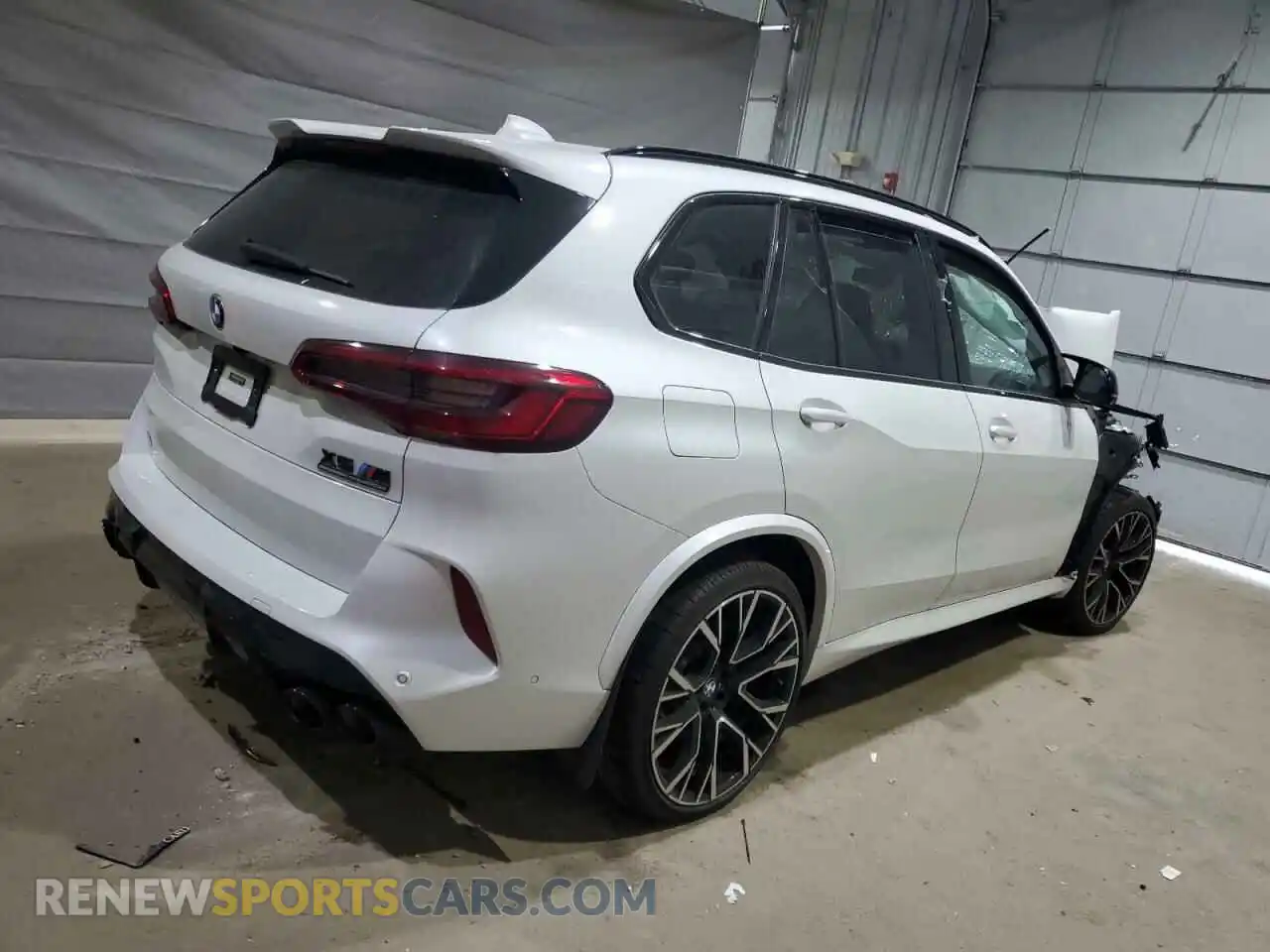 3 Photograph of a damaged car 5YMJU0C09L9B05697 BMW X5 2020