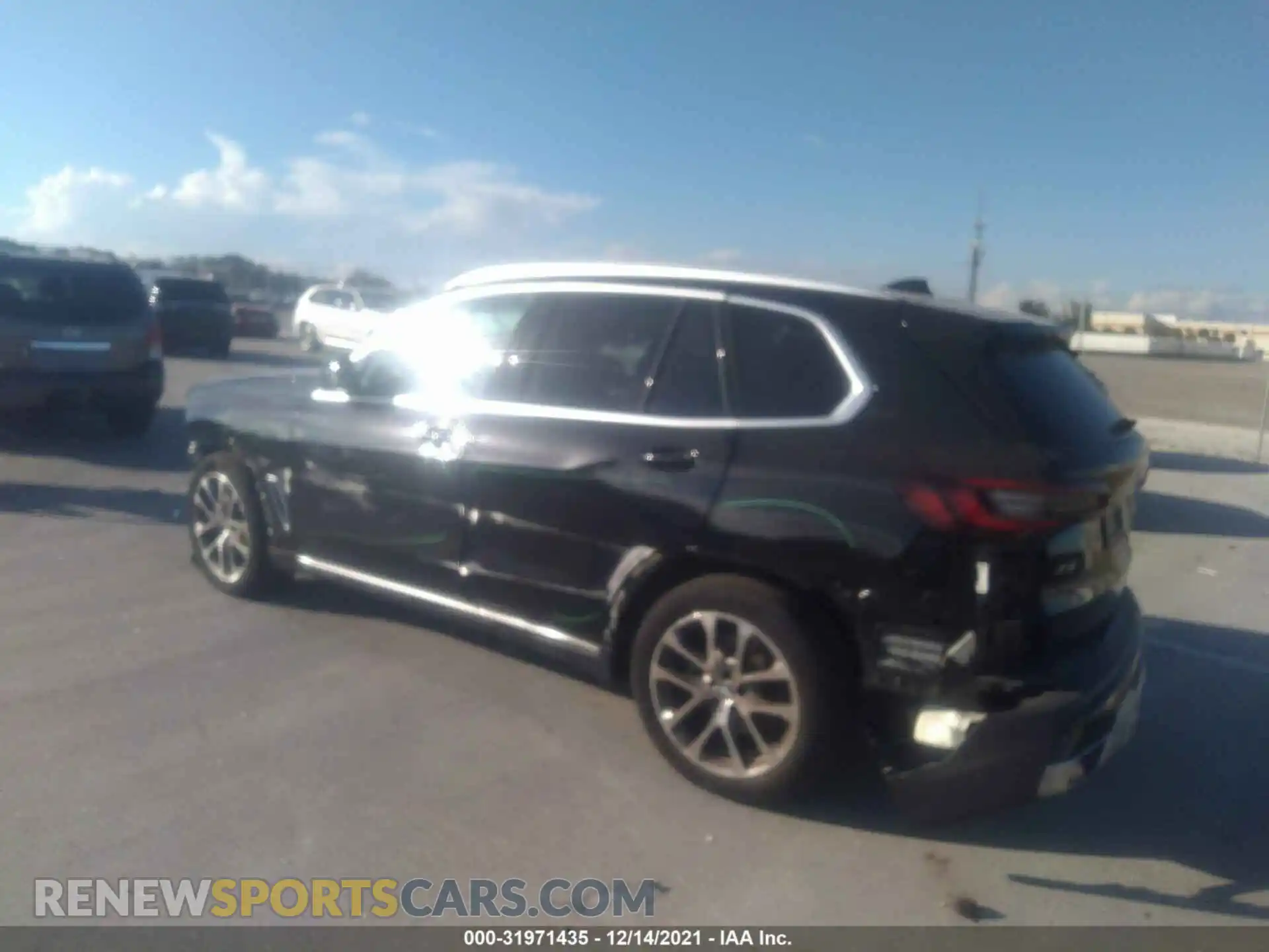 3 Photograph of a damaged car 5UXCR4C00M9D81065 BMW X5 2021