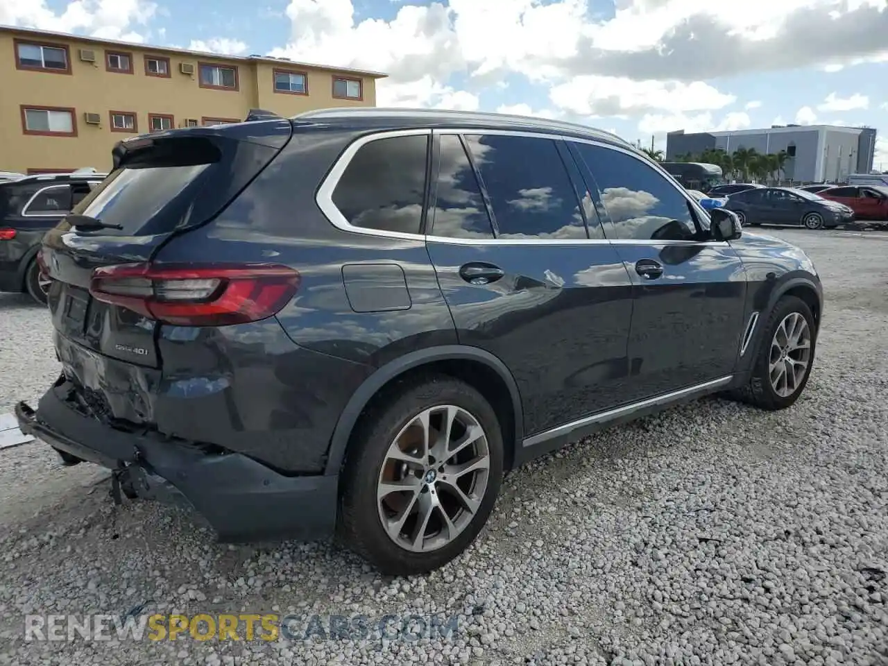 3 Photograph of a damaged car 5UXCR4C00M9F81492 BMW X5 2021