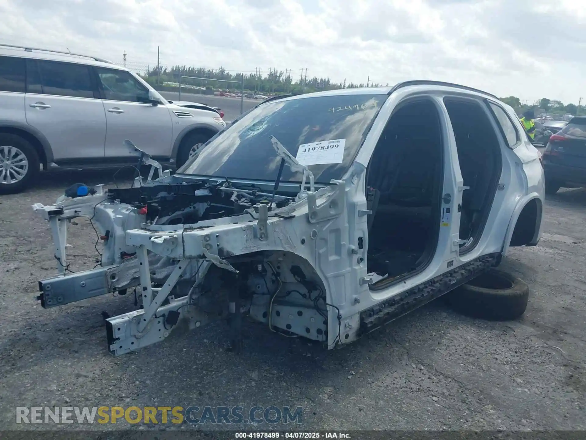 2 fotografías del automóvil dañado 5UXCR4C01M9D77686 BMW X5 2021