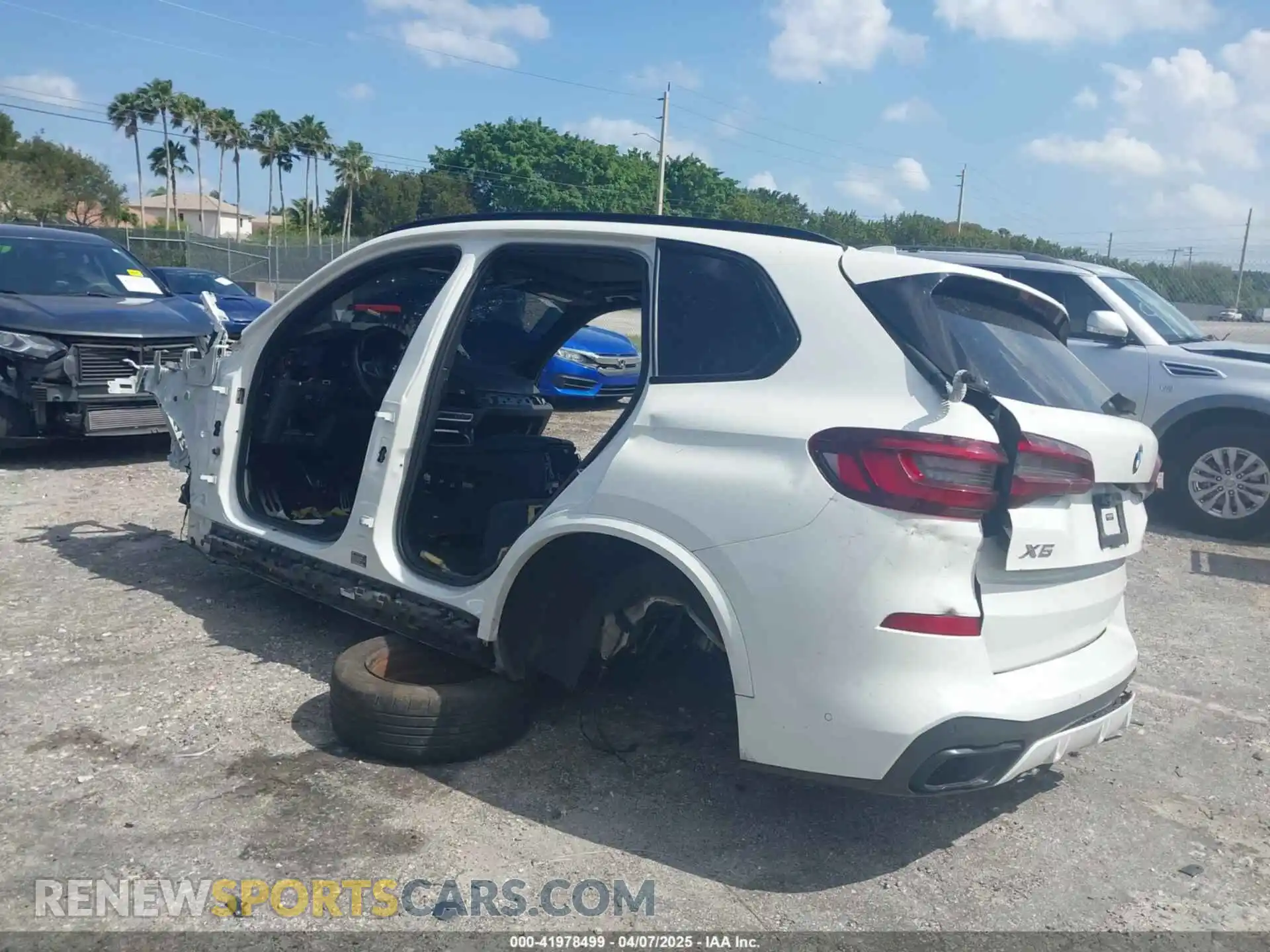 3 fotografías del automóvil dañado 5UXCR4C01M9D77686 BMW X5 2021