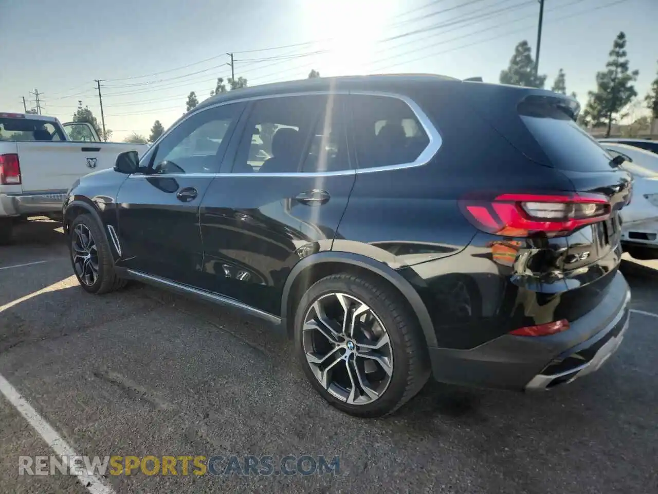 2 Photograph of a damaged car 5UXCR4C02M9E15202 BMW X5 2021