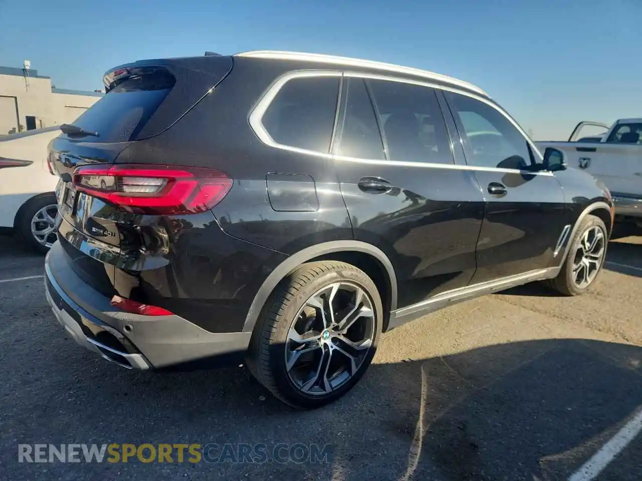 3 Photograph of a damaged car 5UXCR4C02M9E15202 BMW X5 2021