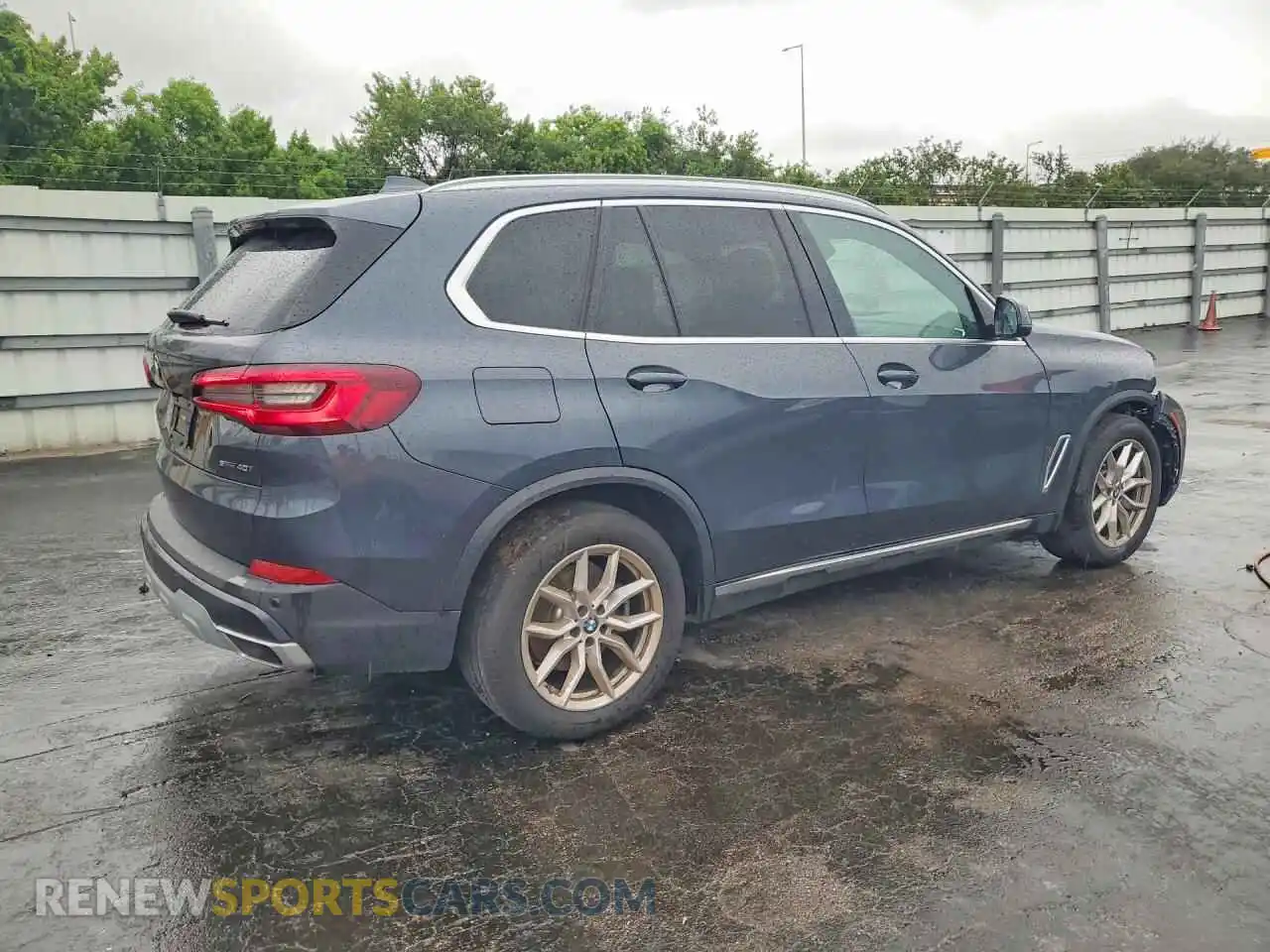 3 fotografías del automóvil dañado 5UXCR4C02M9E73665 BMW X5 2021