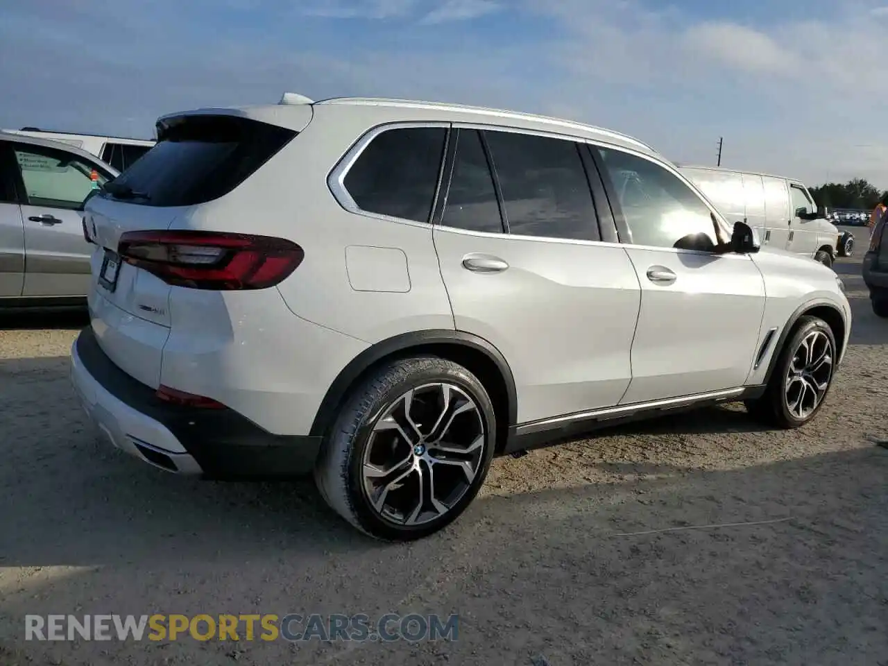3 Photograph of a damaged car 5UXCR4C02M9E86335 BMW X5 2021