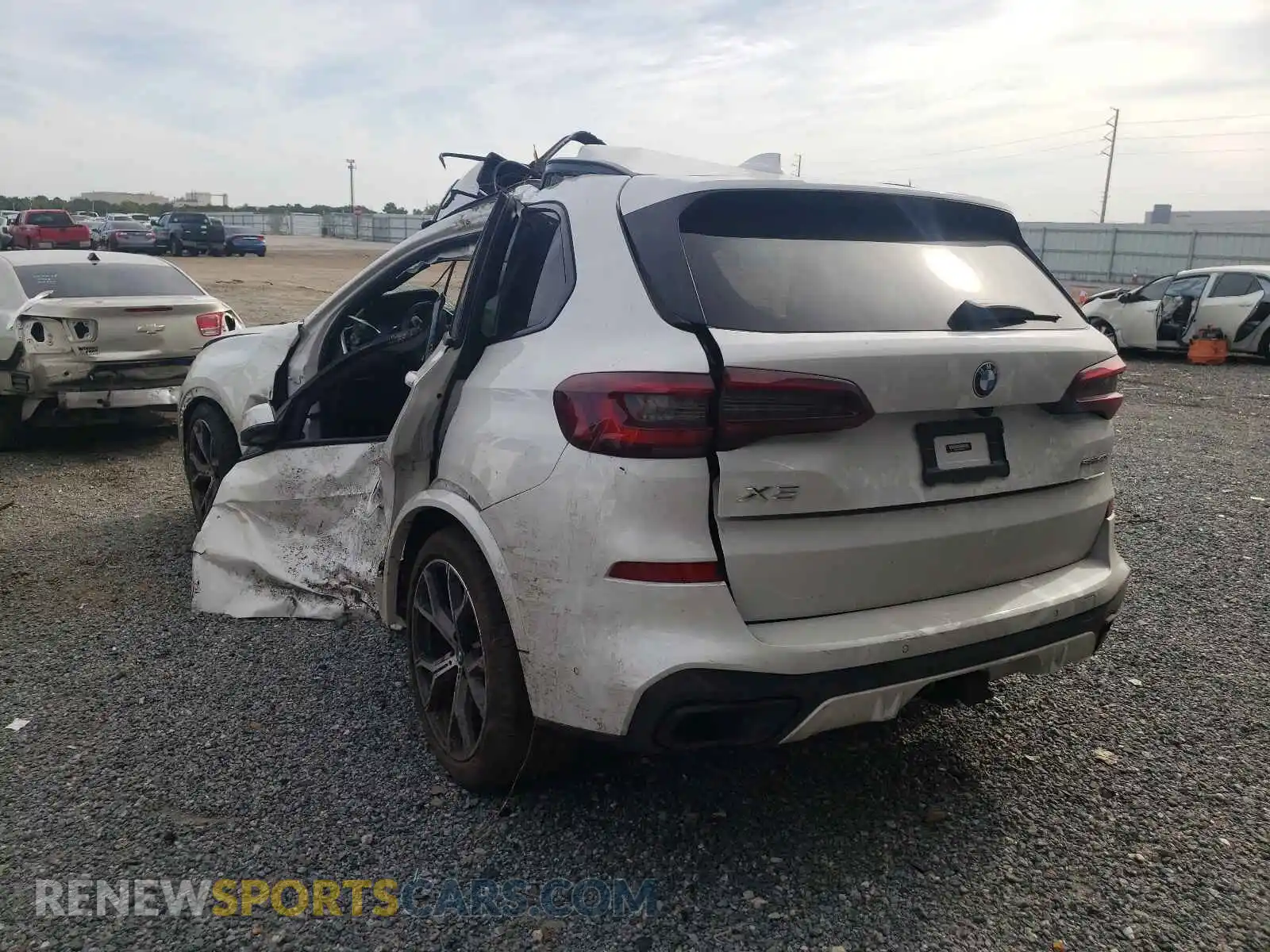 3 Photograph of a damaged car 5UXCR4C02M9F06888 BMW X5 2021