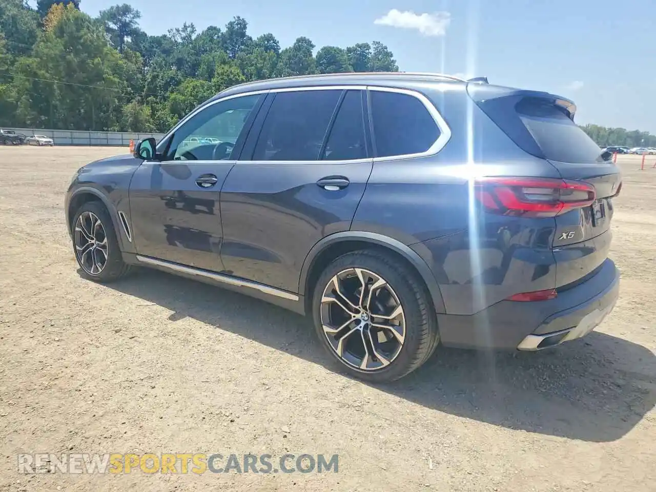 2 fotografías del automóvil dañado 5UXCR4C02M9F73264 BMW X5 2021