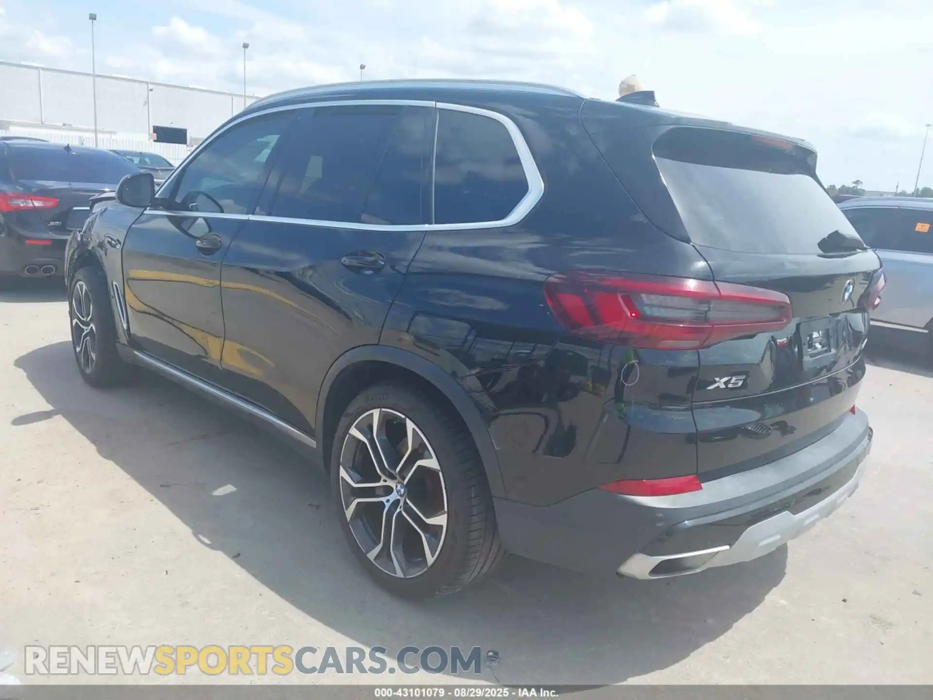 3 Photograph of a damaged car 5UXCR4C02M9F77640 BMW X5 2021