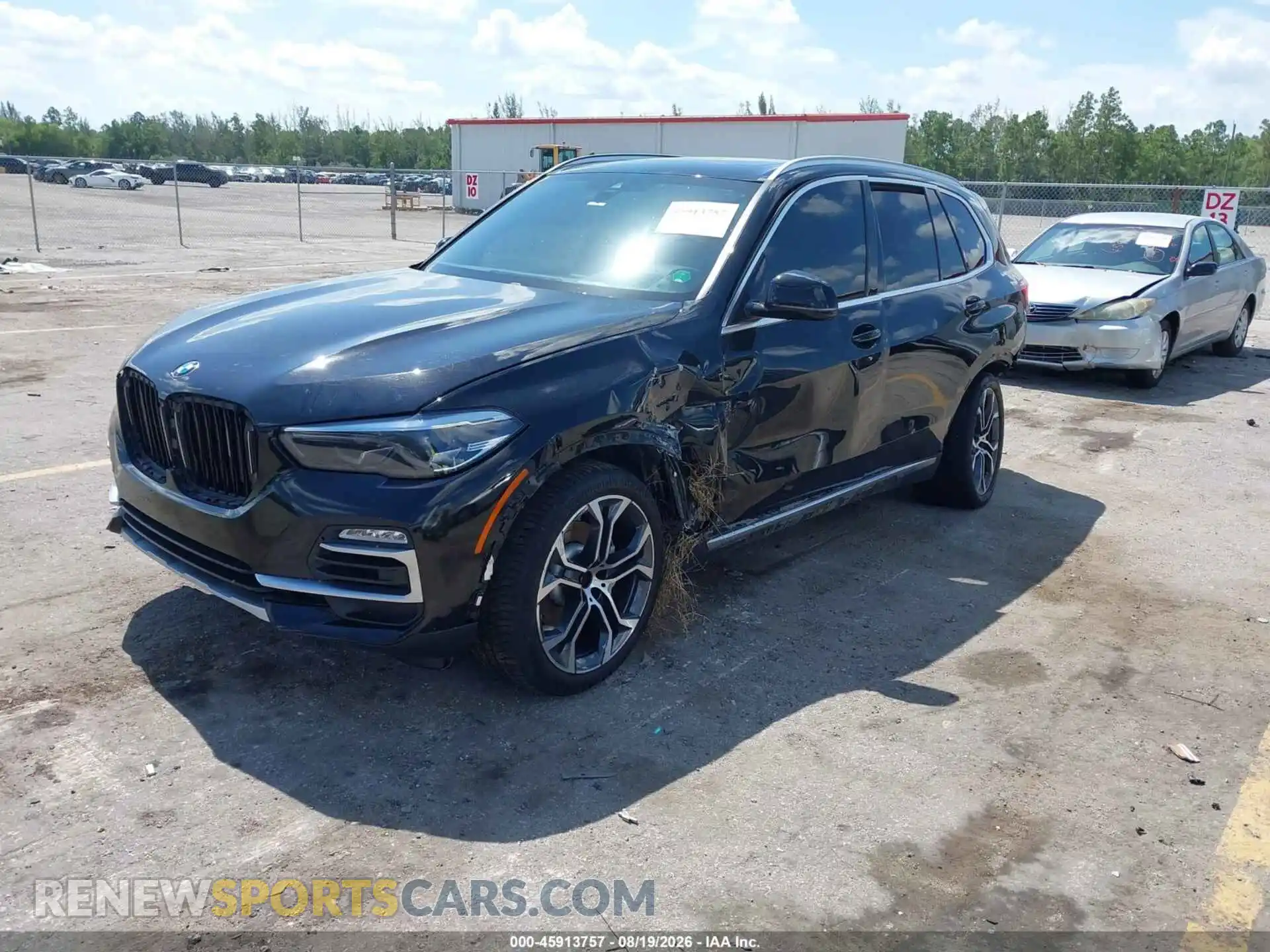 2 fotografías del automóvil dañado 5UXCR4C02M9G60288 BMW X5 2021