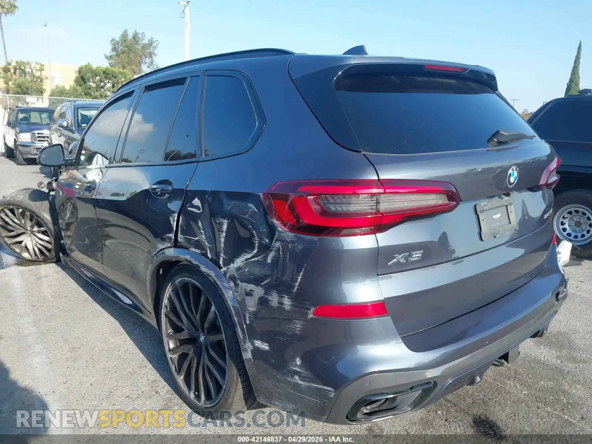 3 Photograph of a damaged car 5UXCR4C02M9H56406 BMW X5 2021