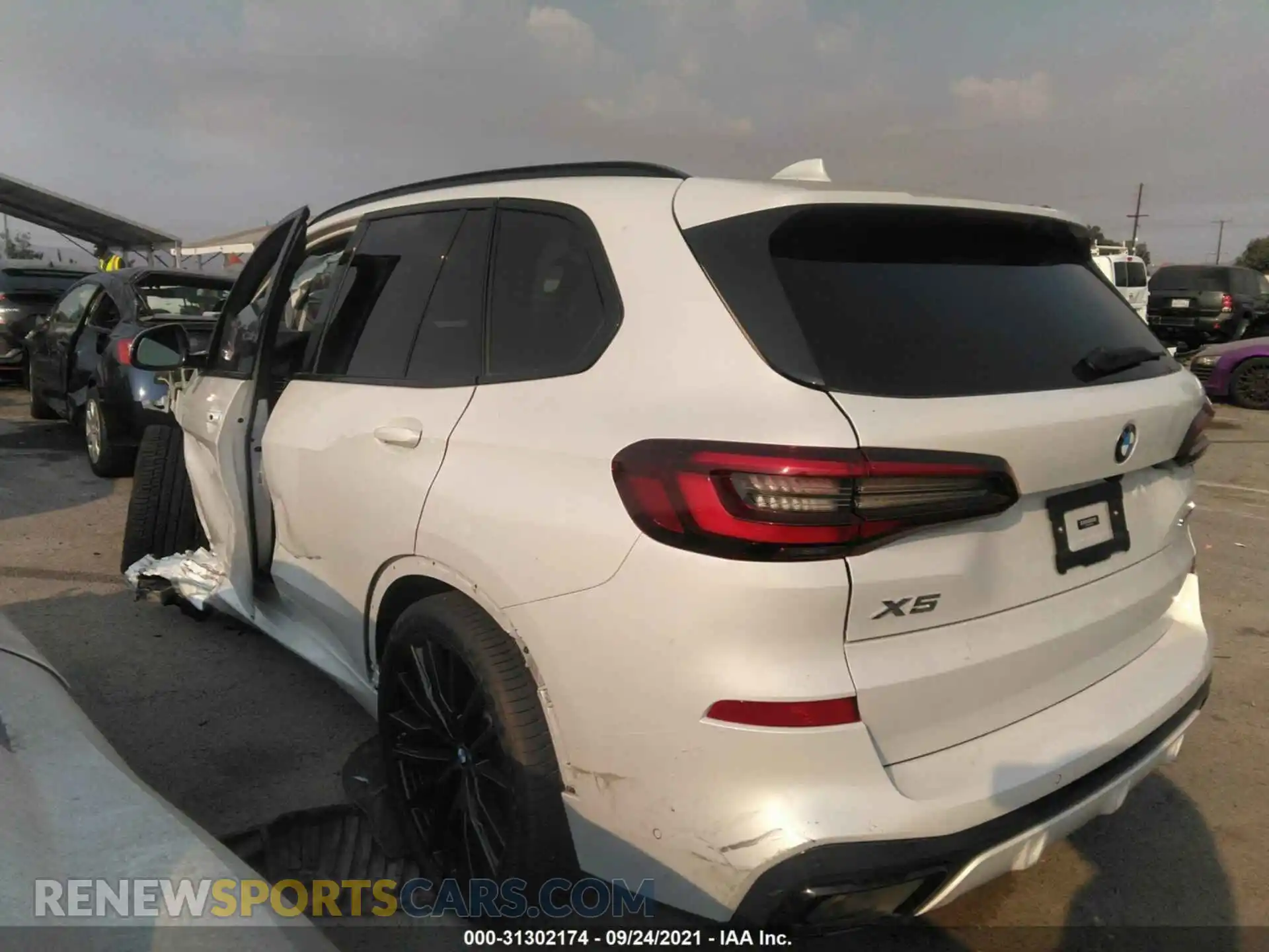 3 Photograph of a damaged car 5UXCR4C03M9H32101 BMW X5 2021