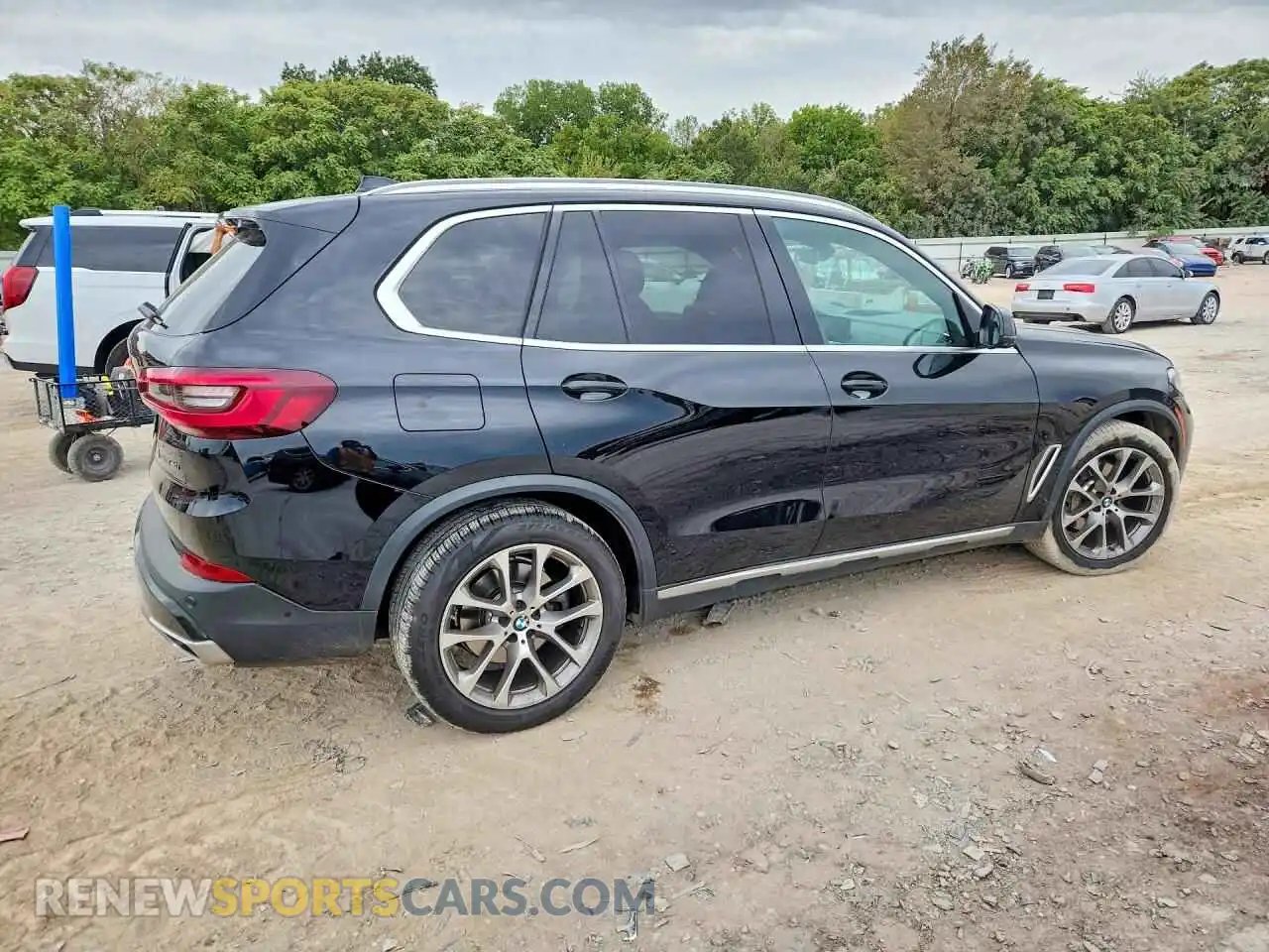 3 Photograph of a damaged car 5UXCR4C04M9E46547 BMW X5 2021