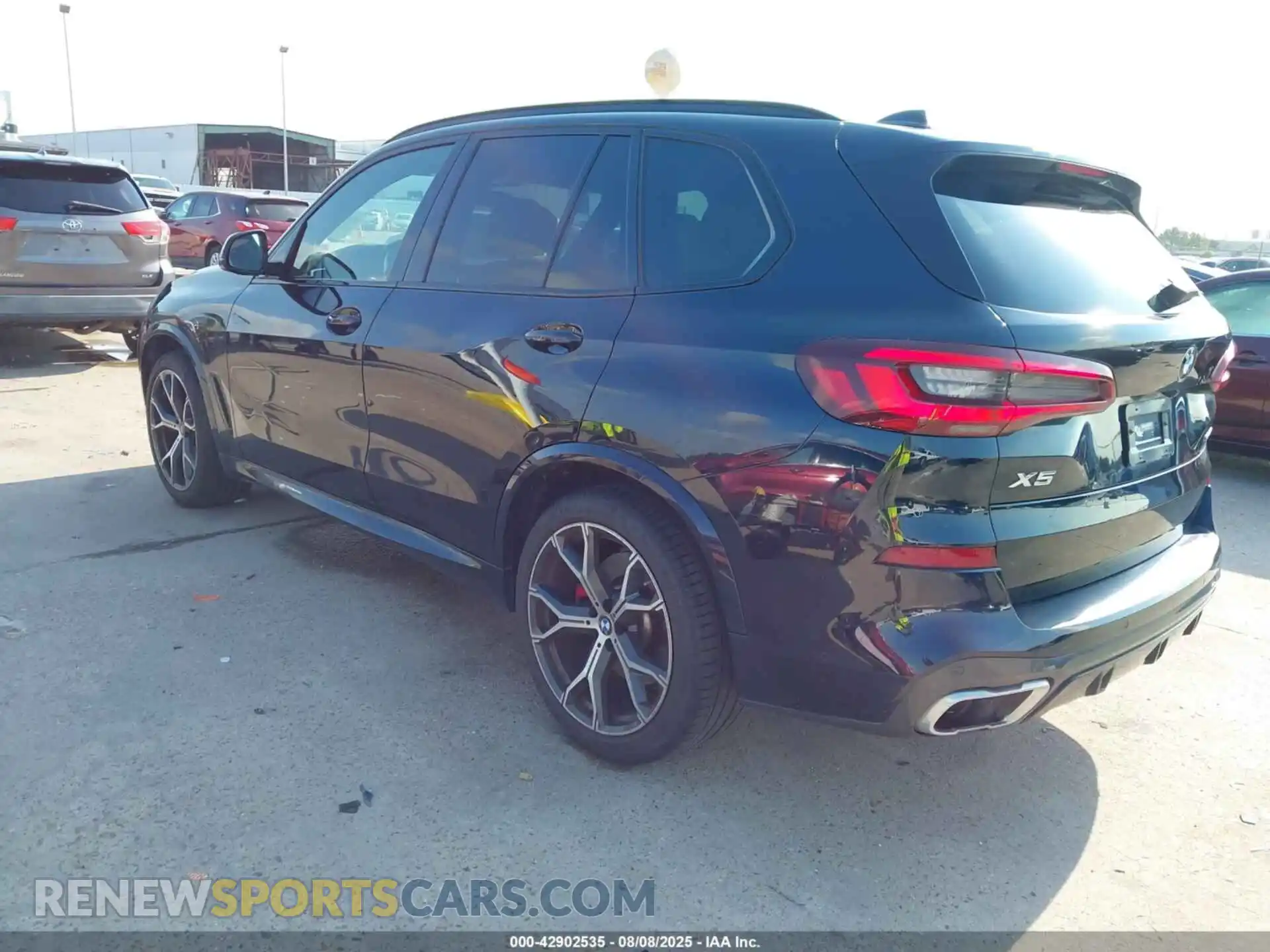 3 Photograph of a damaged car 5UXCR4C04M9F89434 BMW X5 2021