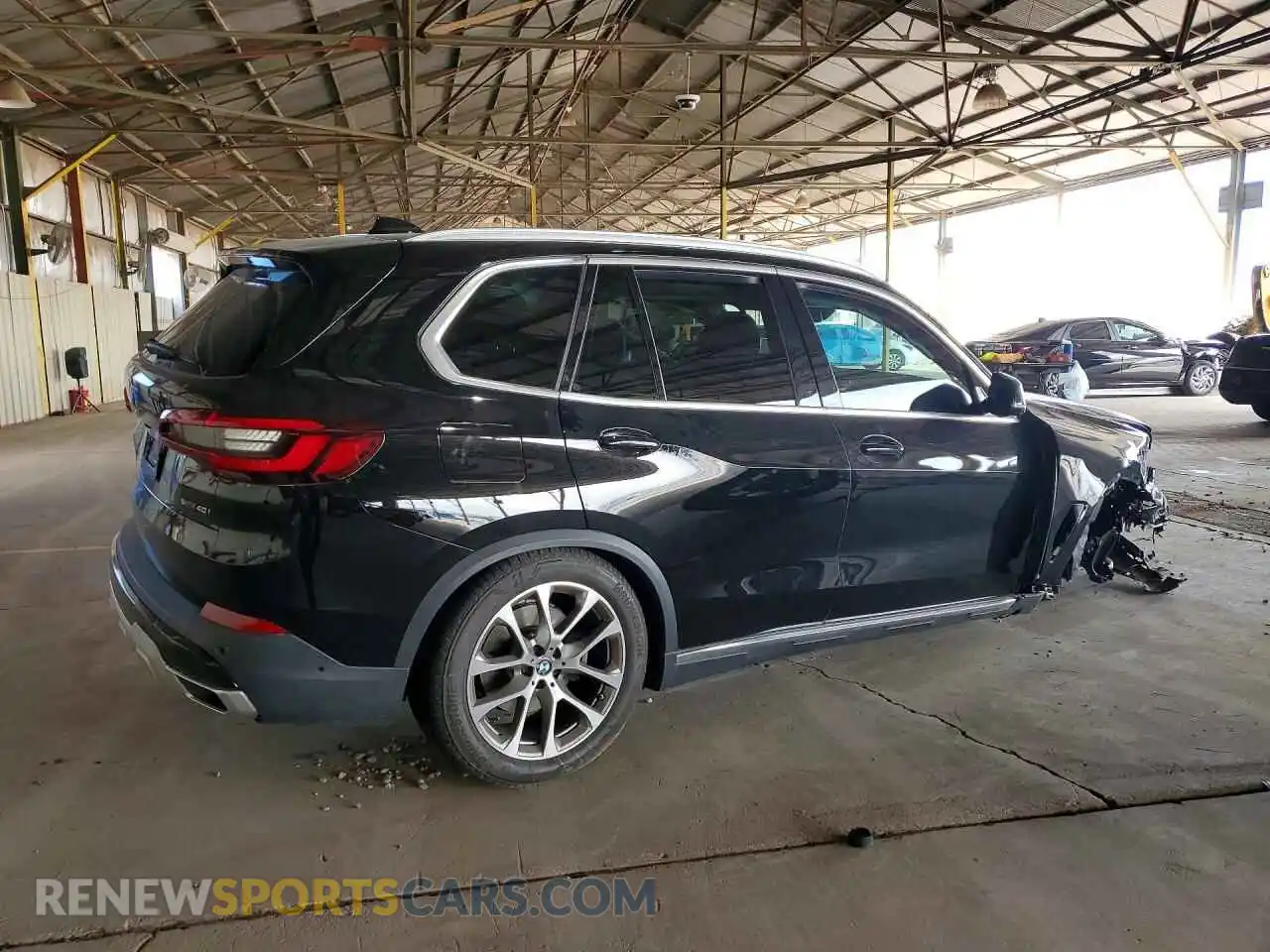 3 Фотография поврежденного автомобиля 5UXCR4C06M9F02651 BMW X5 2021