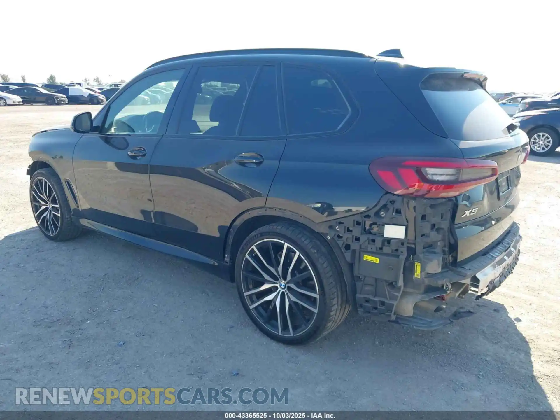 3 Photograph of a damaged car 5UXCR4C06M9F15884 BMW X5 2021