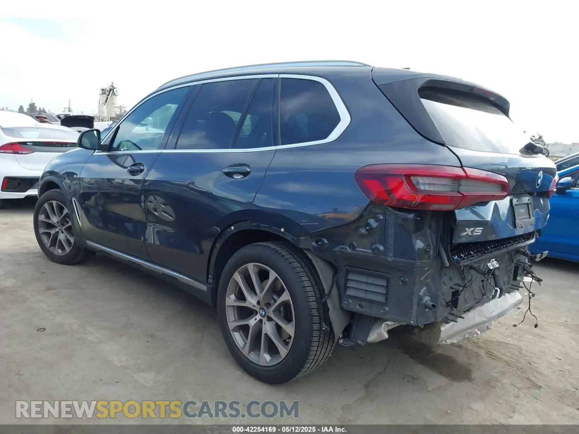 3 fotografías del automóvil dañado 5UXCR4C06M9F26786 BMW X5 2021