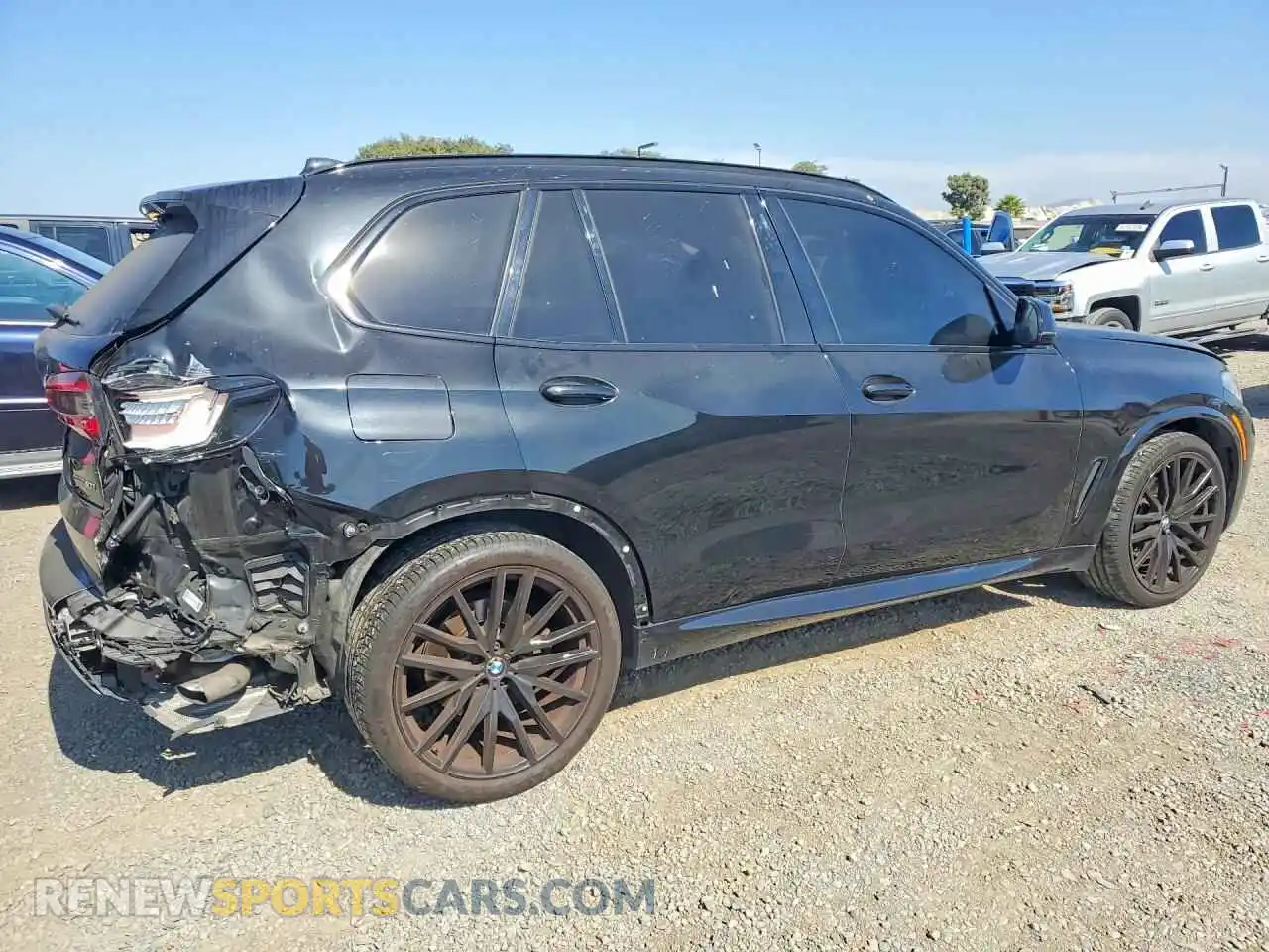 3 Photograph of a damaged car 5UXCR4C06M9G90488 BMW X5 2021
