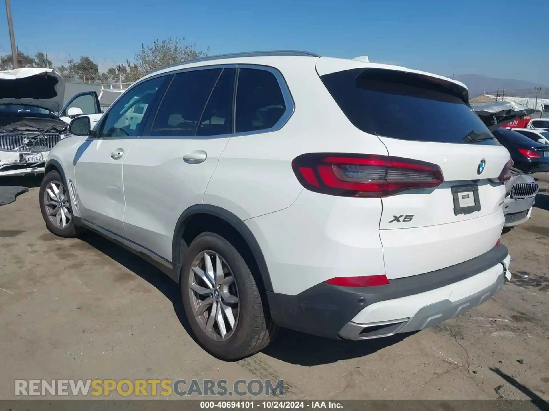 3 Photograph of a damaged car 5UXCR4C06M9H05572 BMW X5 2021