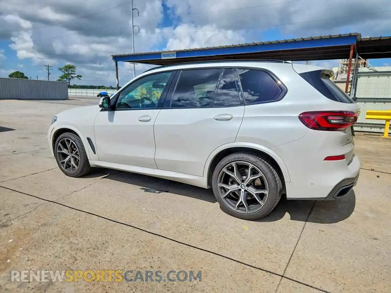 2 Photograph of a damaged car 5UXCR4C06M9H58000 BMW X5 2021