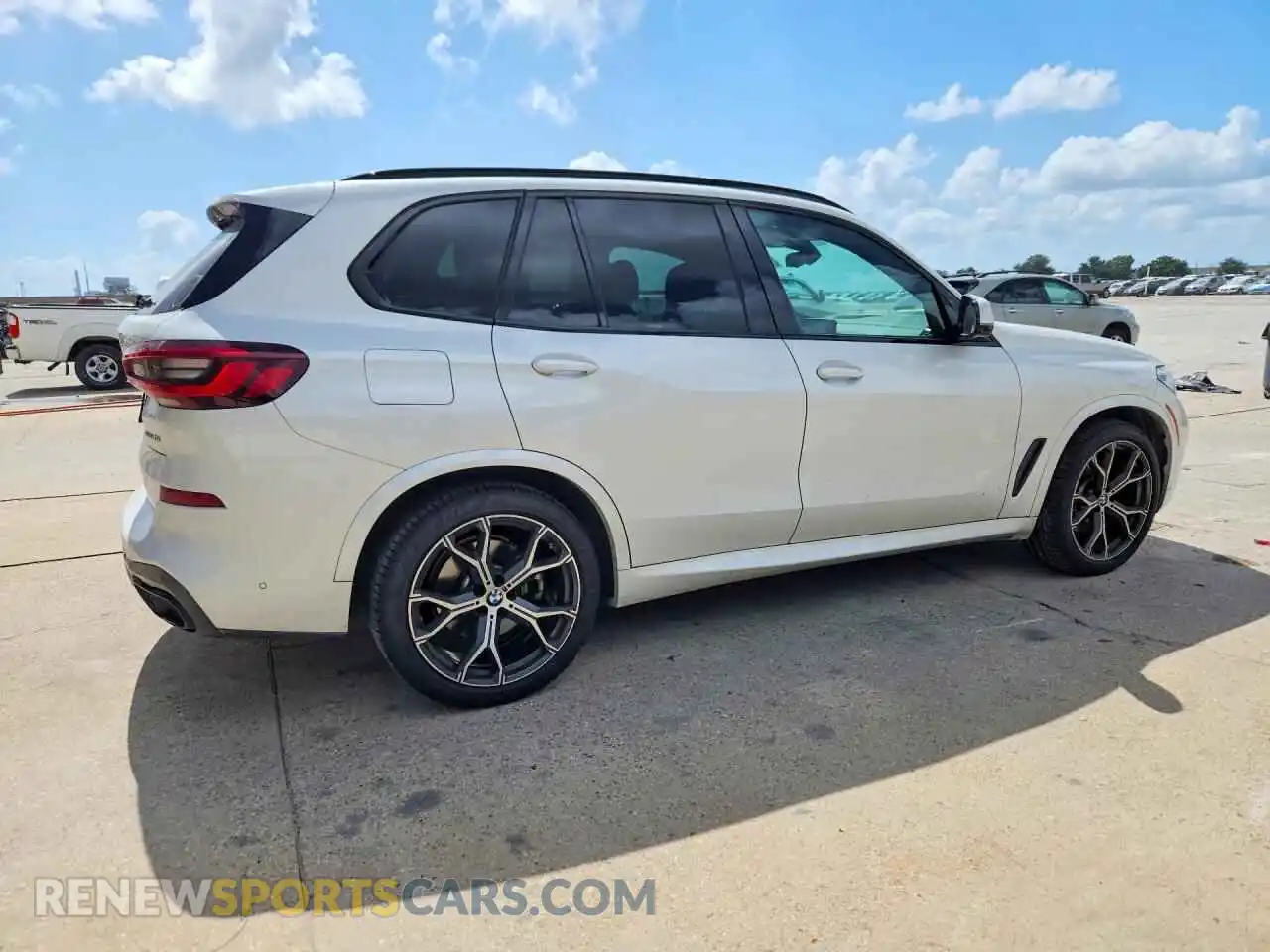 3 Photograph of a damaged car 5UXCR4C06M9H58000 BMW X5 2021