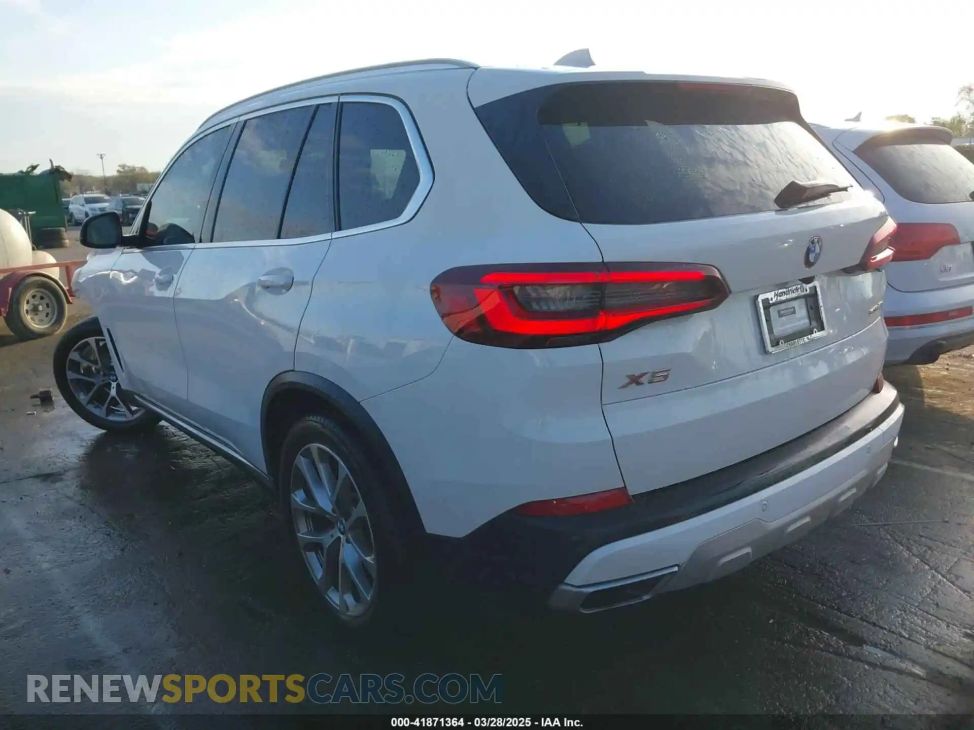 3 Photograph of a damaged car 5UXCR4C07M9F23816 BMW X5 2021