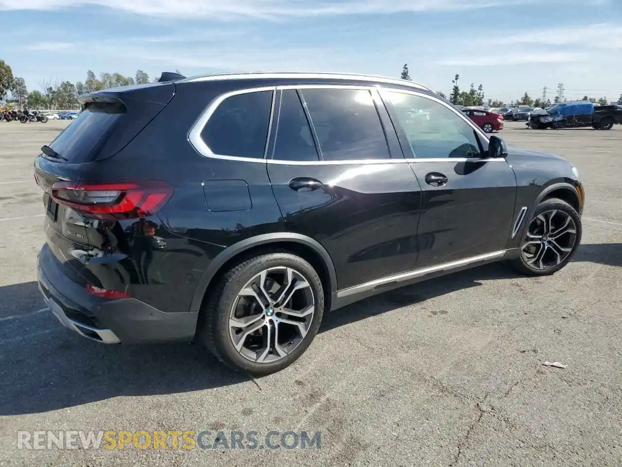 3 Photograph of a damaged car 5UXCR4C08M9G71022 BMW X5 2021