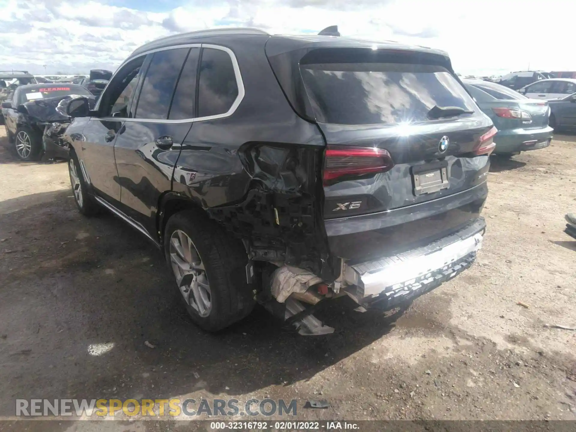 3 Photograph of a damaged car 5UXCR4C09M9F47003 BMW X5 2021