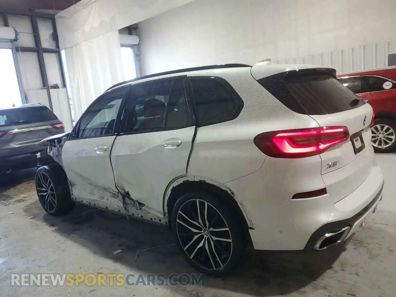 2 Photograph of a damaged car 5UXCR4C09M9F61659 BMW X5 2021