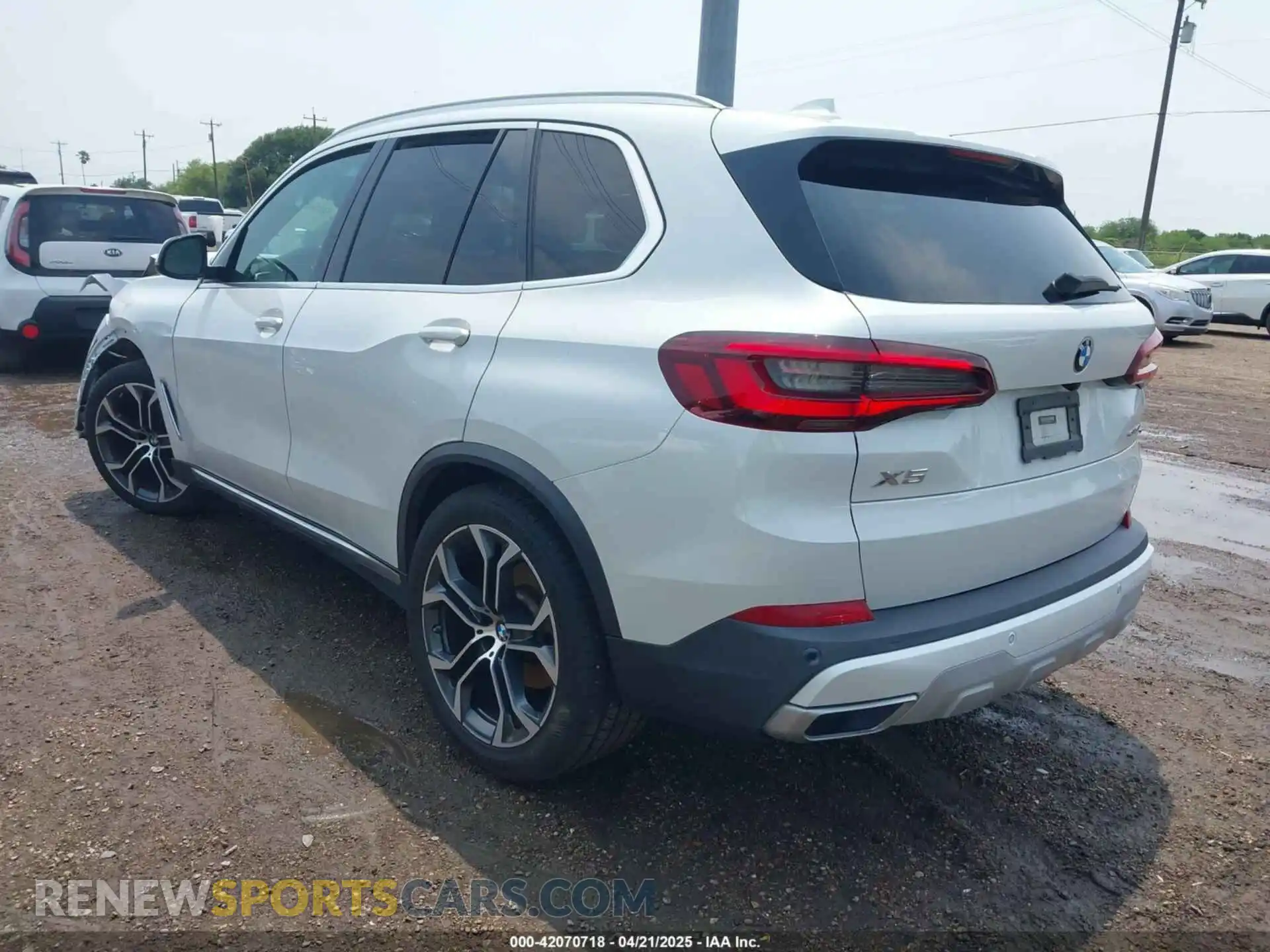3 Photograph of a damaged car 5UXCR4C0XM9H62566 BMW X5 2021