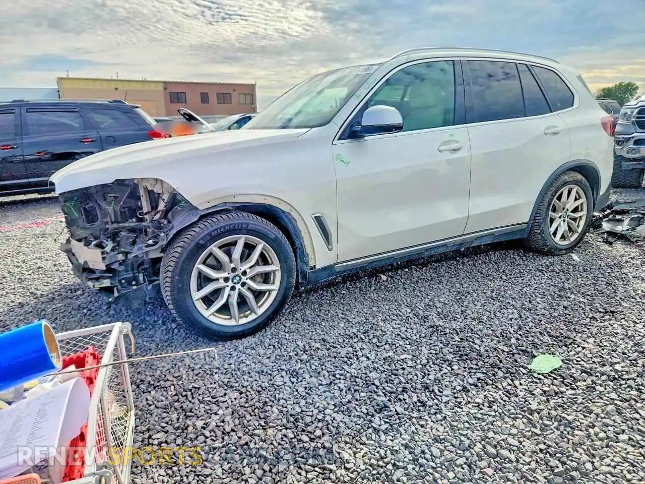 1 Photograph of a damaged car 5UXCR6C00M9E36027 BMW X5 2021
