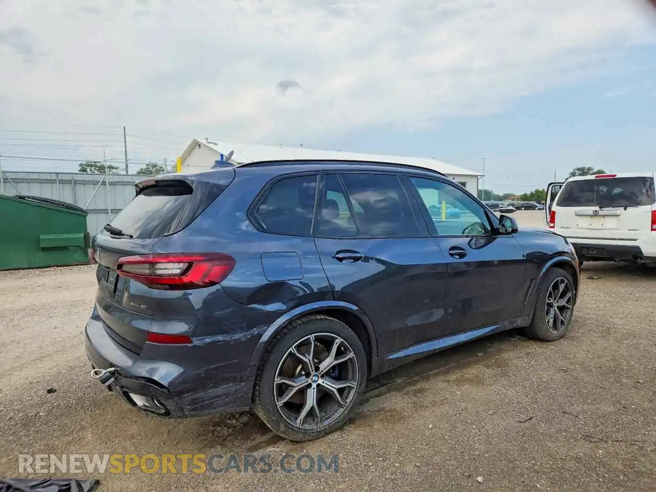 3 Photograph of a damaged car 5UXCR6C00M9E41132 BMW X5 2021