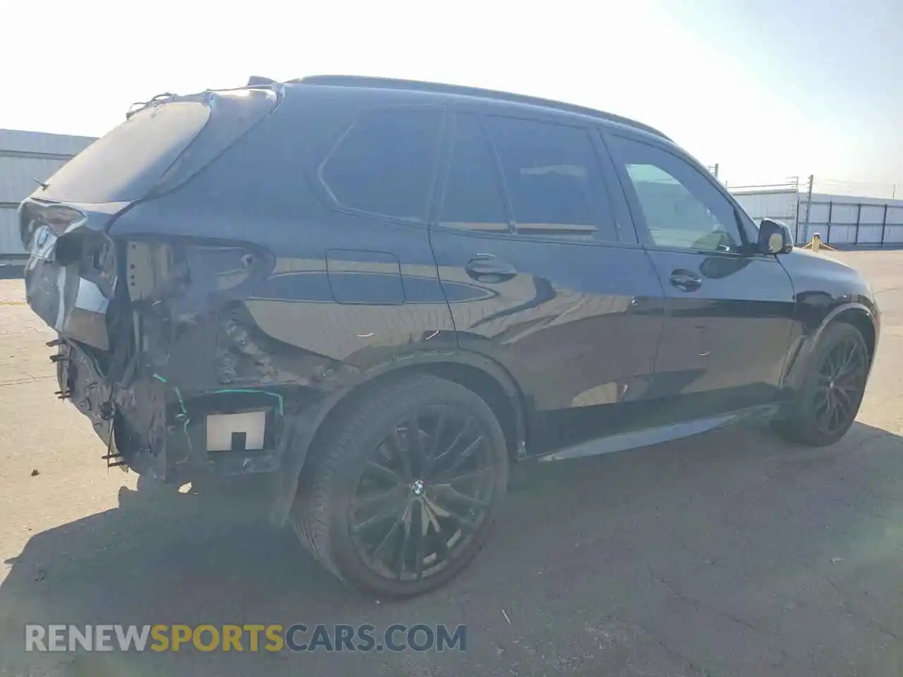 3 Photograph of a damaged car 5UXCR6C00M9F45975 BMW X5 2021